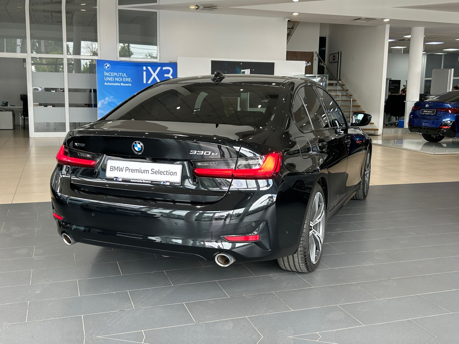 330E XDRIVE