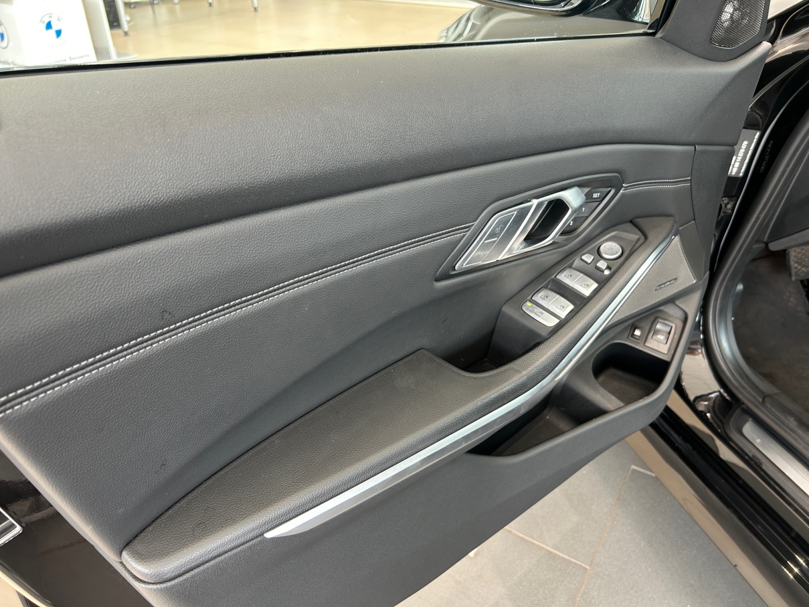 330E XDRIVE