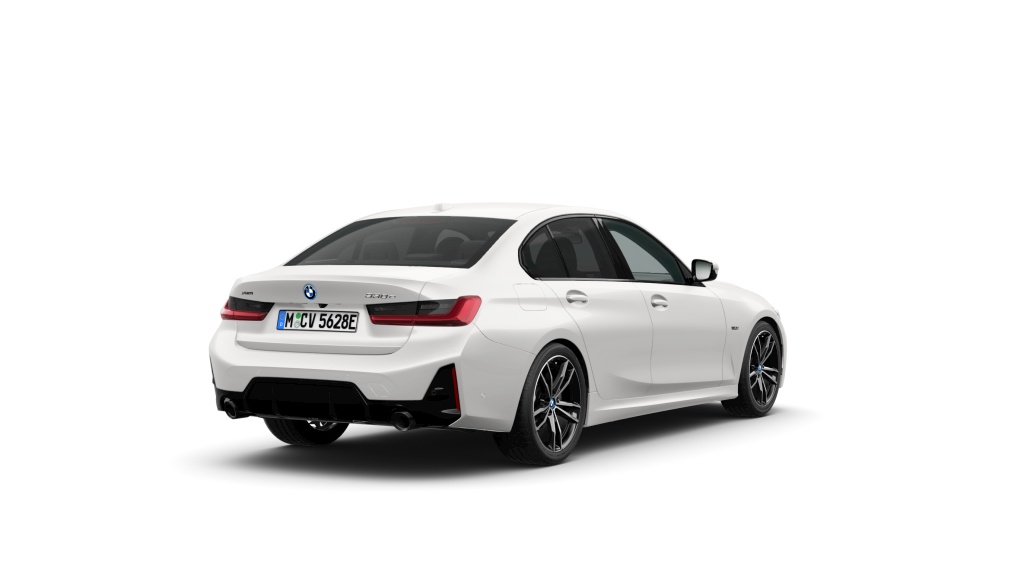 BMW 330e 2022 — imagine 2