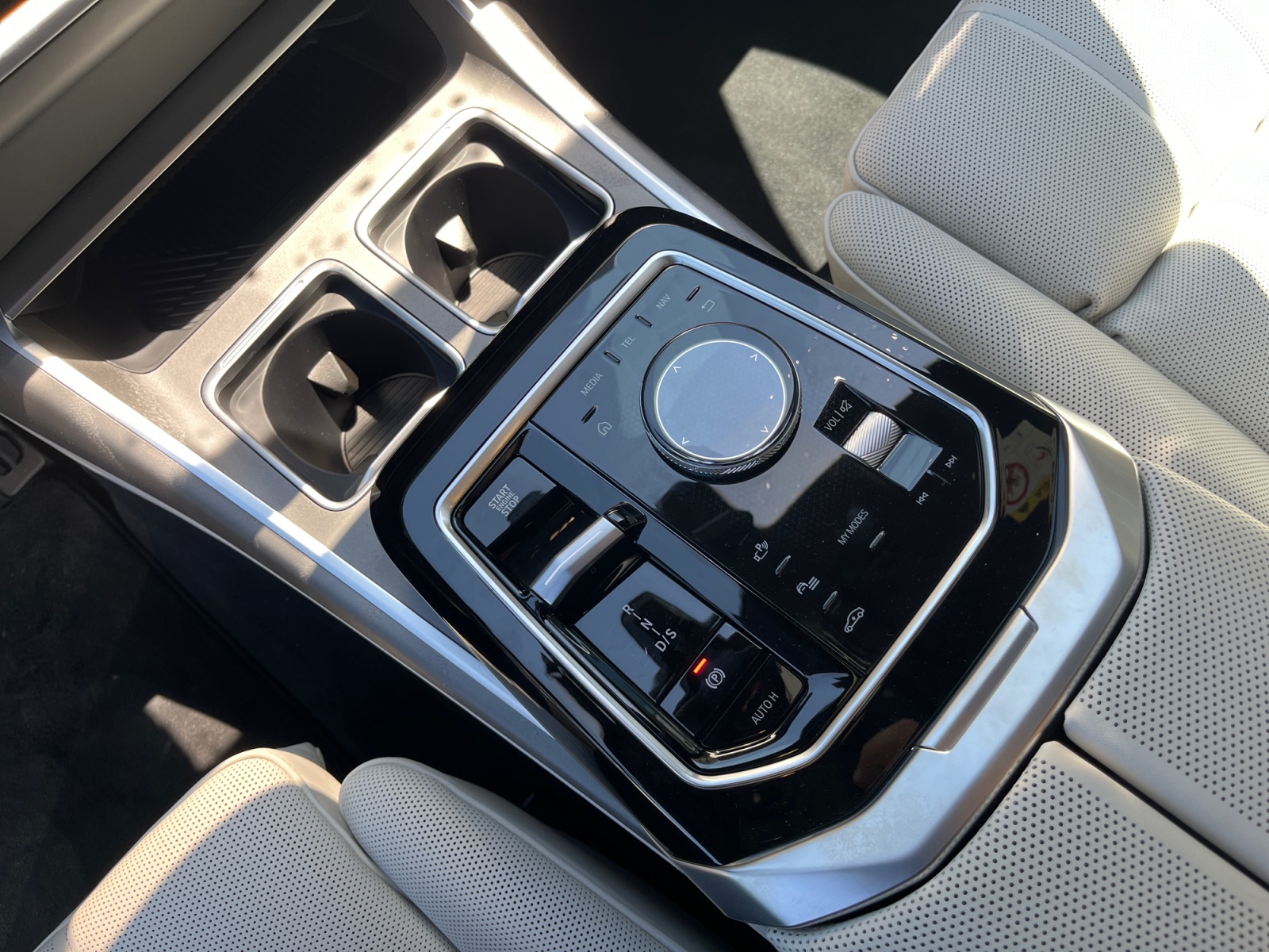 BMW Unknown Model 2024 — imagine 11