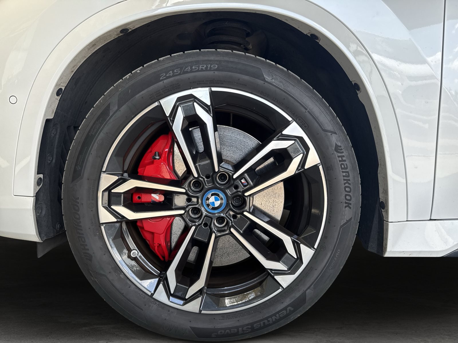 BMW iX1 2024 — imagine 17