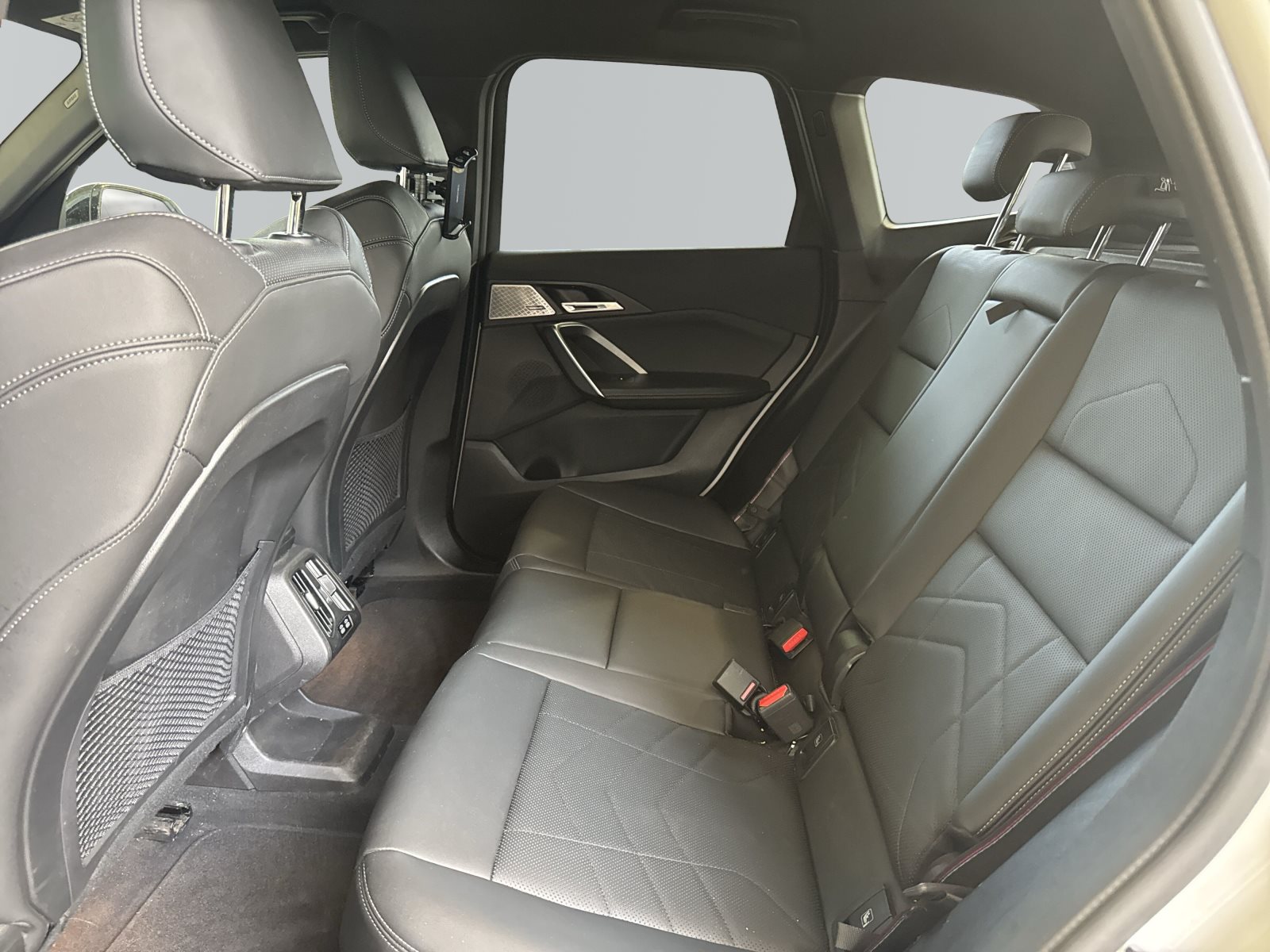 BMW iX1 2024 — imagine 9