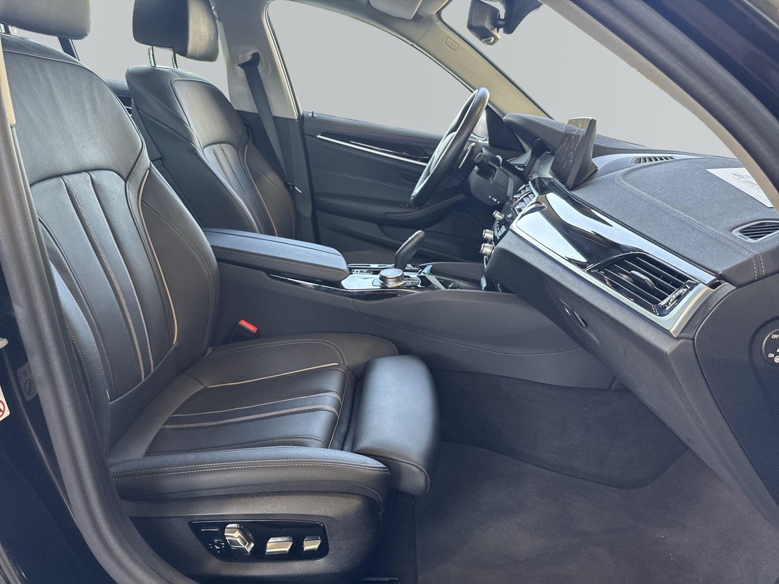 BMW Unknown Model 2023 — imagine 11