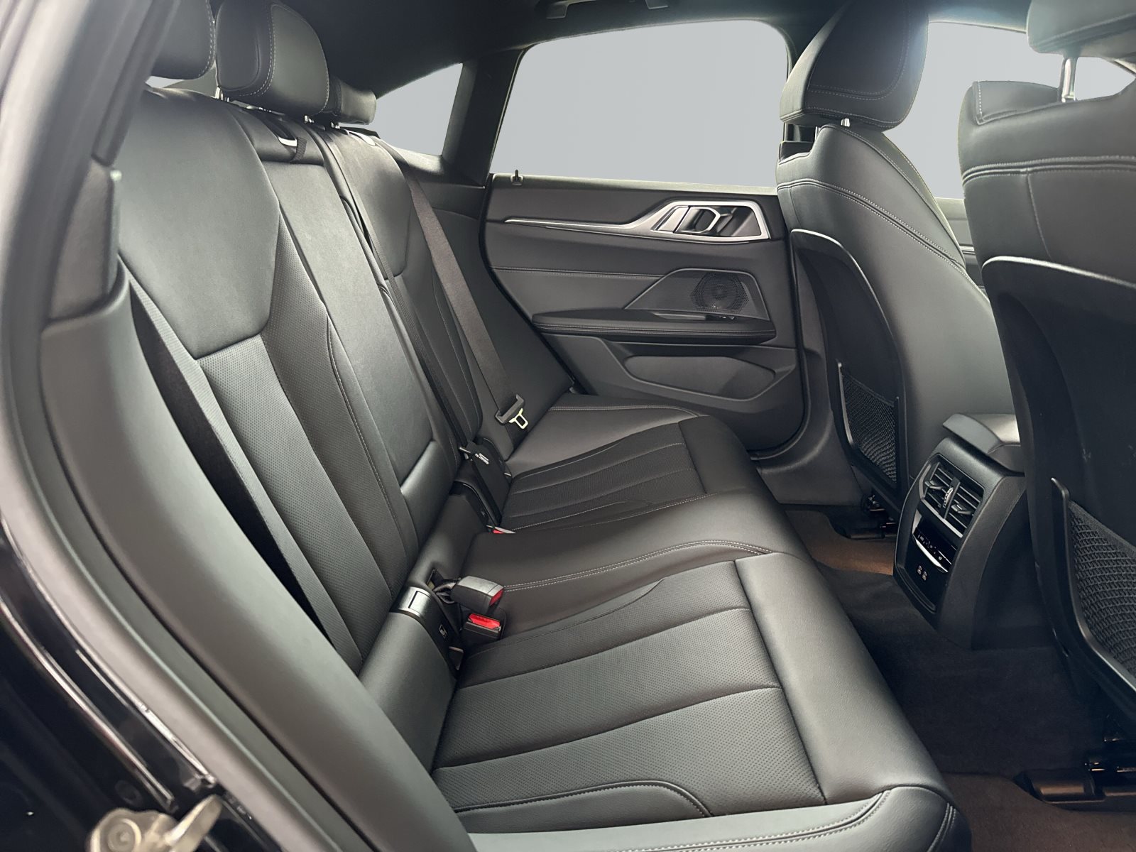 BMW i4 2023 — imagine 10