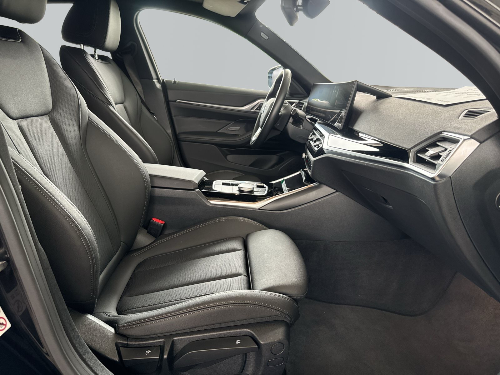 BMW i4 2023 — imagine 11