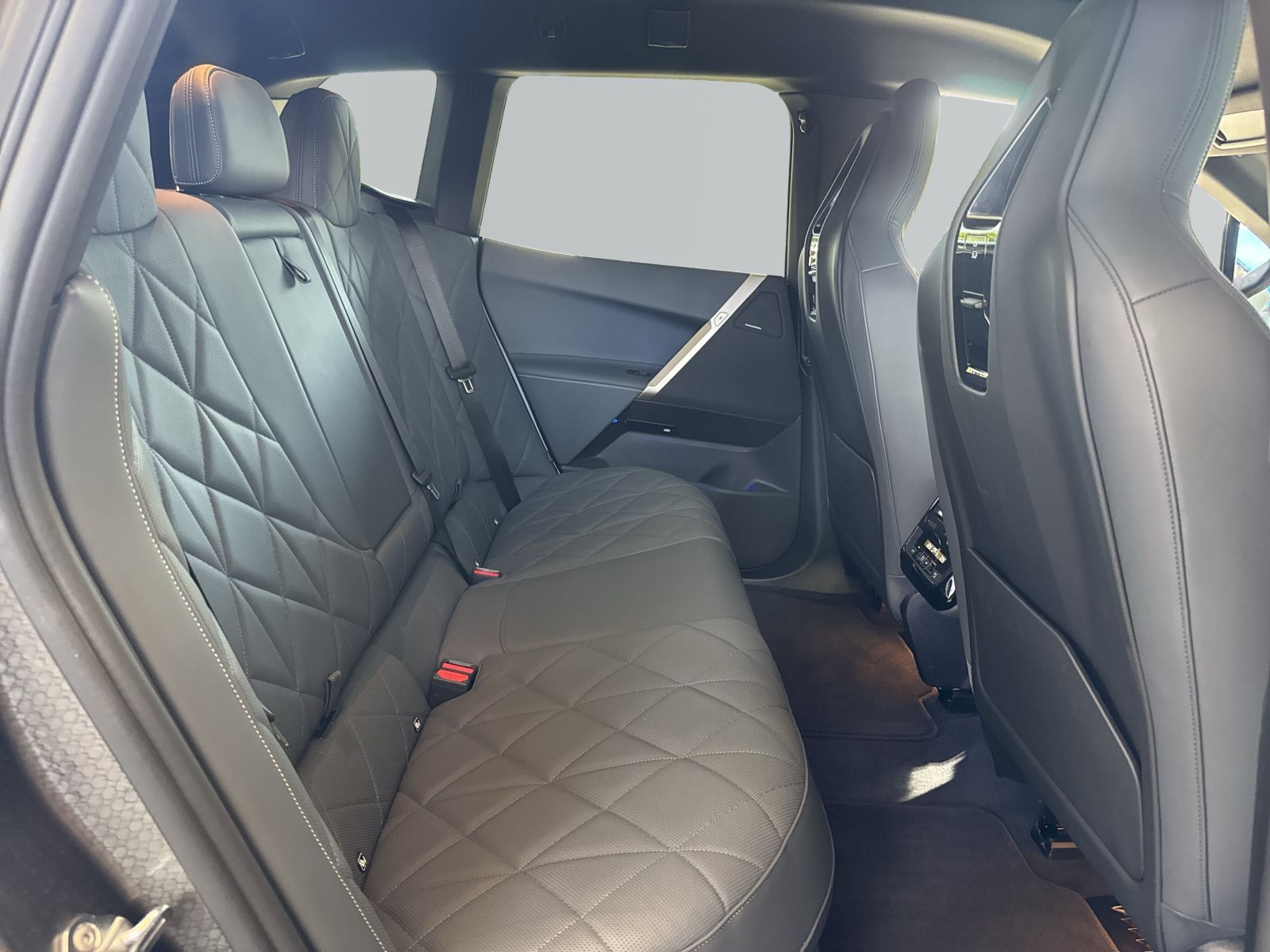 BMW iX 2023 — imagine 10
