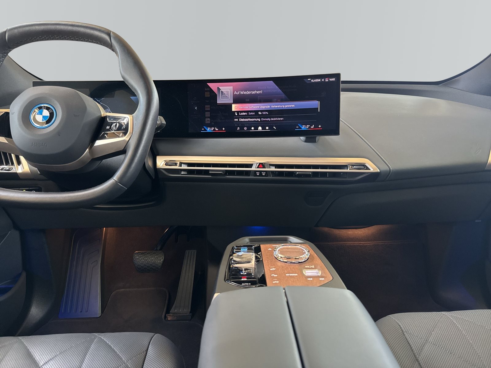 BMW iX 2023 — imagine 13