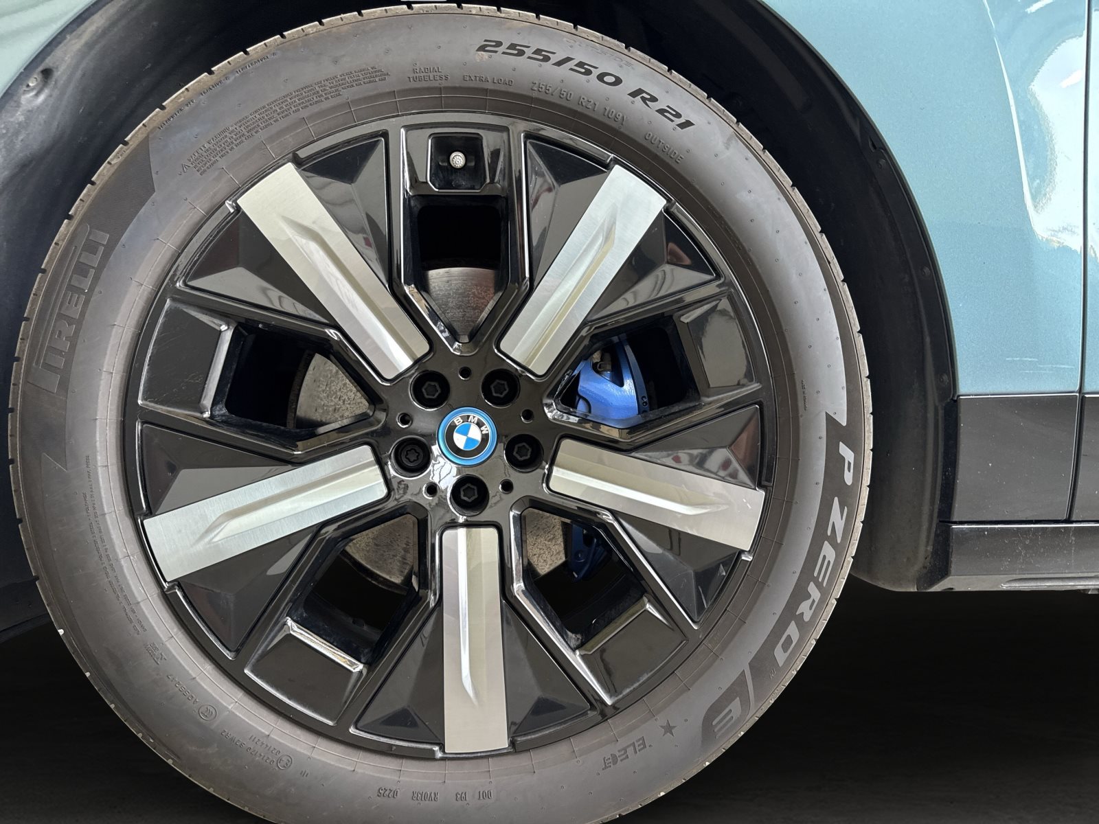 BMW iX 2023 — imagine 17