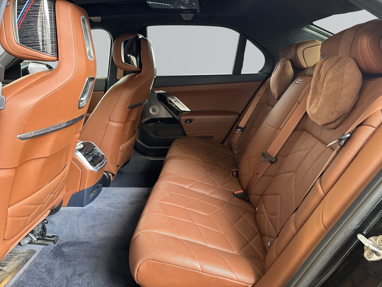 BMW i7 2023 — imagine 9