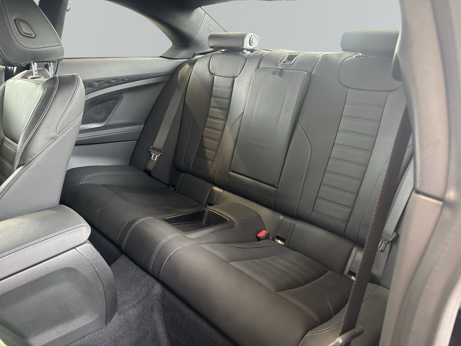 BMW 230i 2022 — imagine 9