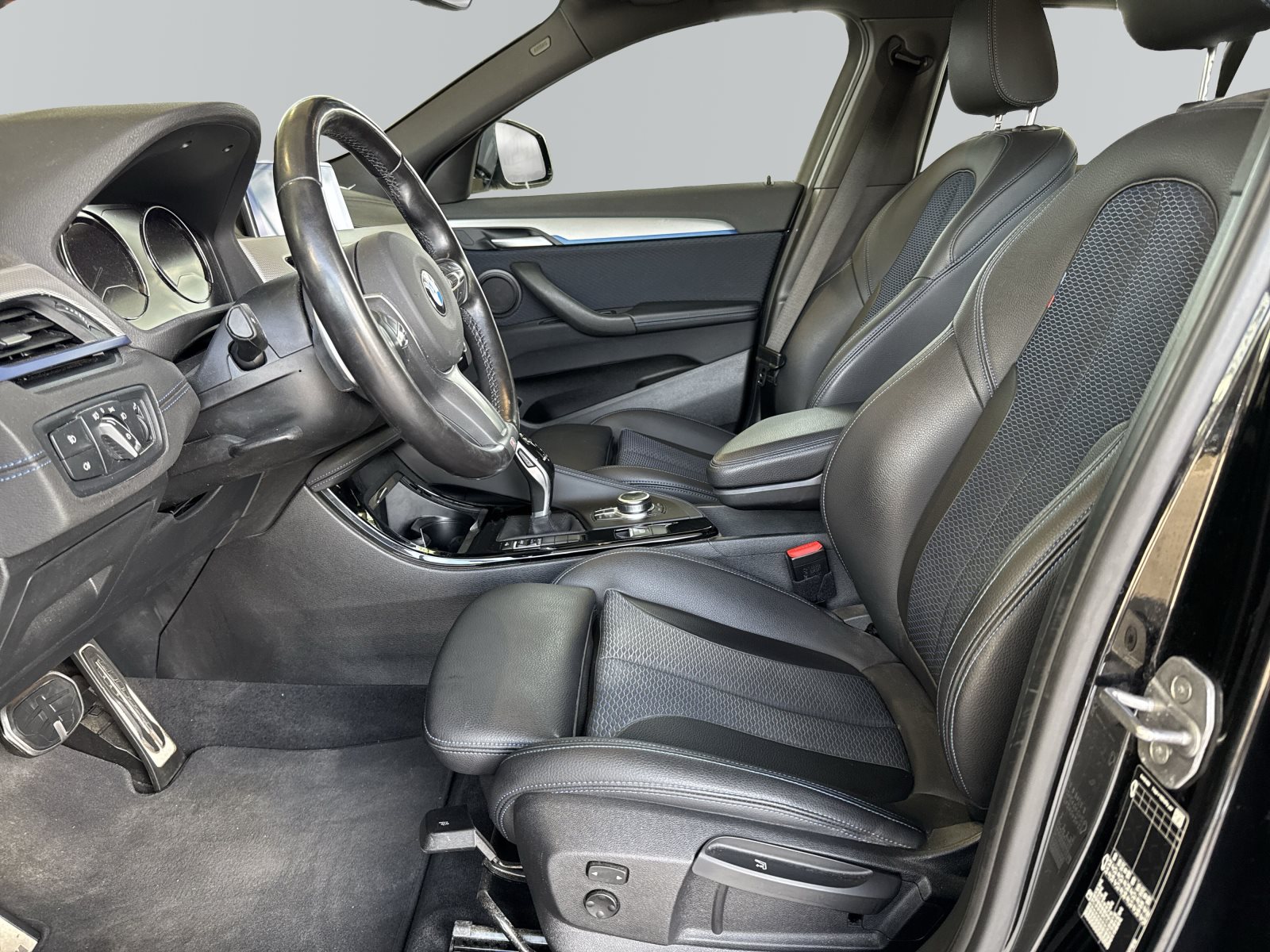 BMW X2 2022 — imagine 8