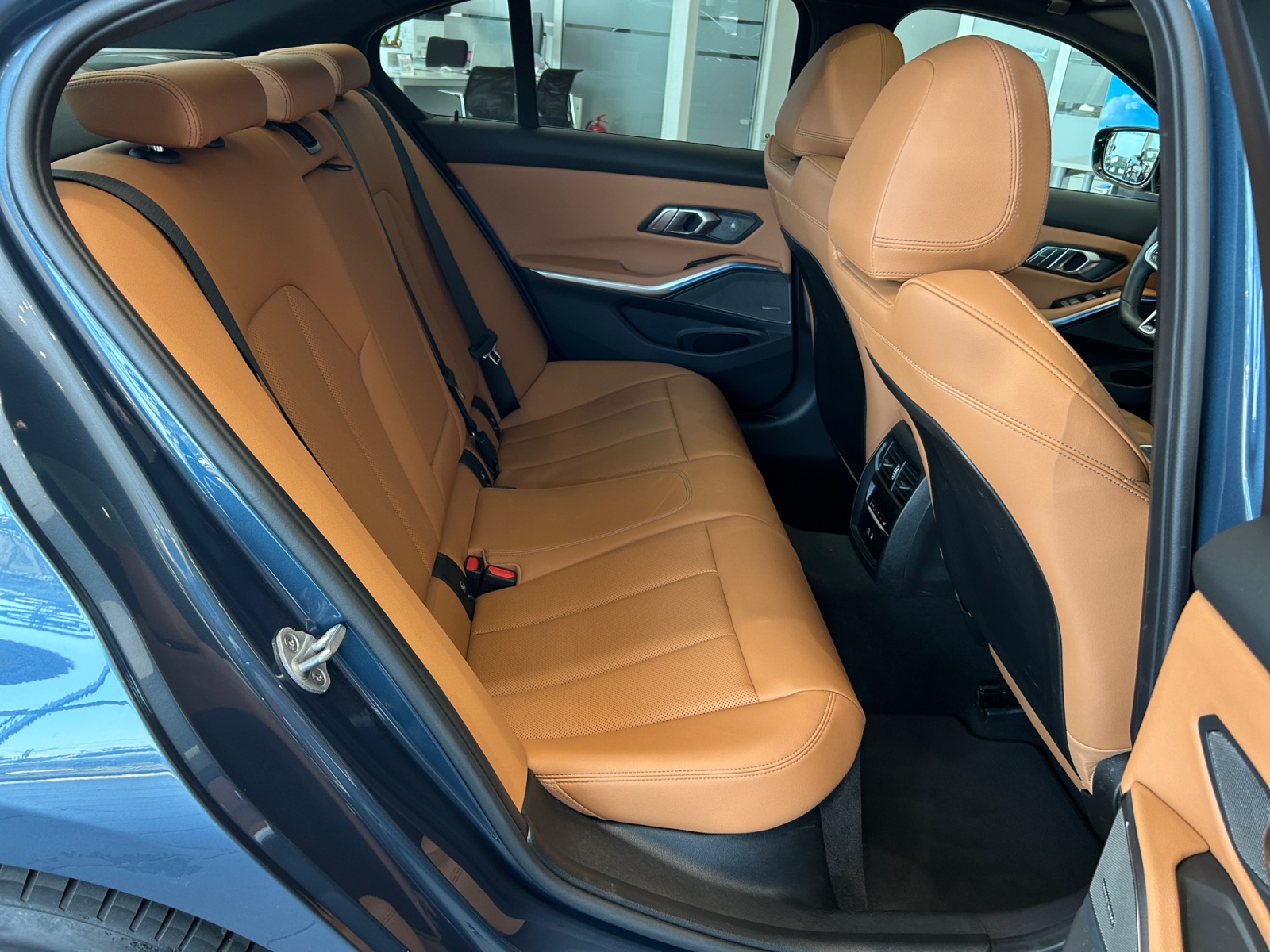 BMW Seria 3, 318D, 2025, 19040 km