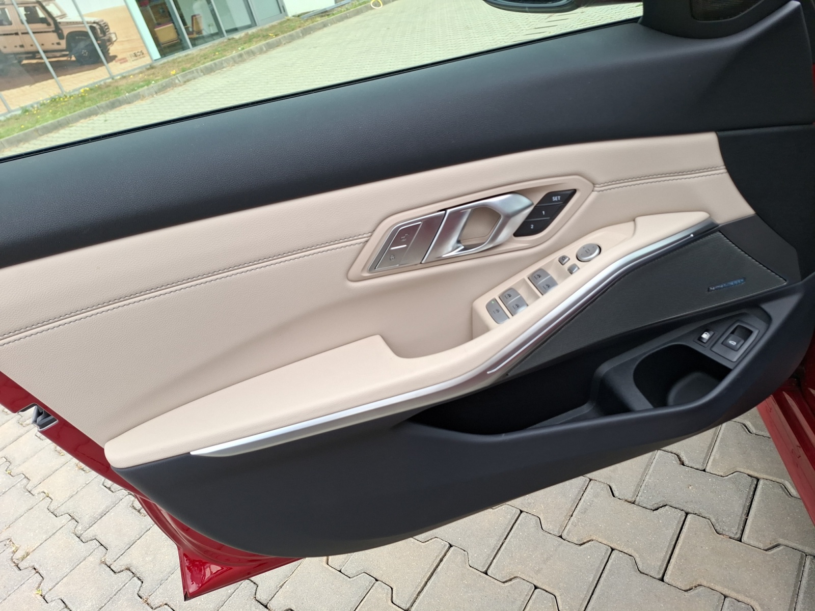 BMW Seria 3, 330E SEDAN, 2025, 15047 km