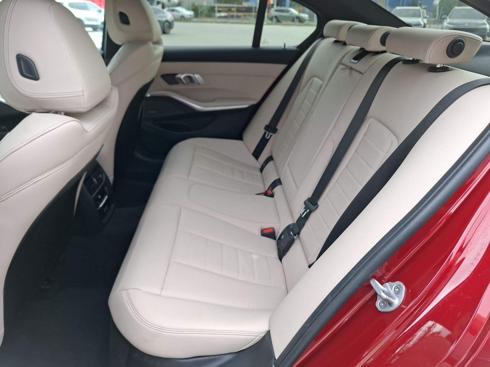 BMW Seria 3, 330E SEDAN, 2025, 15047 km