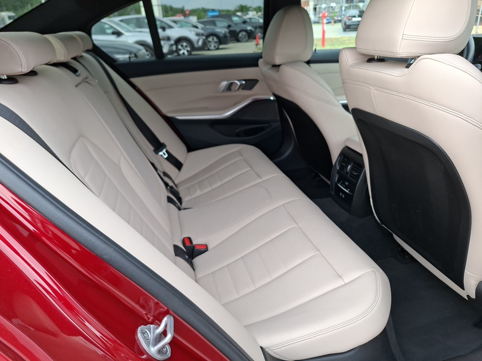 BMW Seria 3, 330E SEDAN, 2025, 15047 km