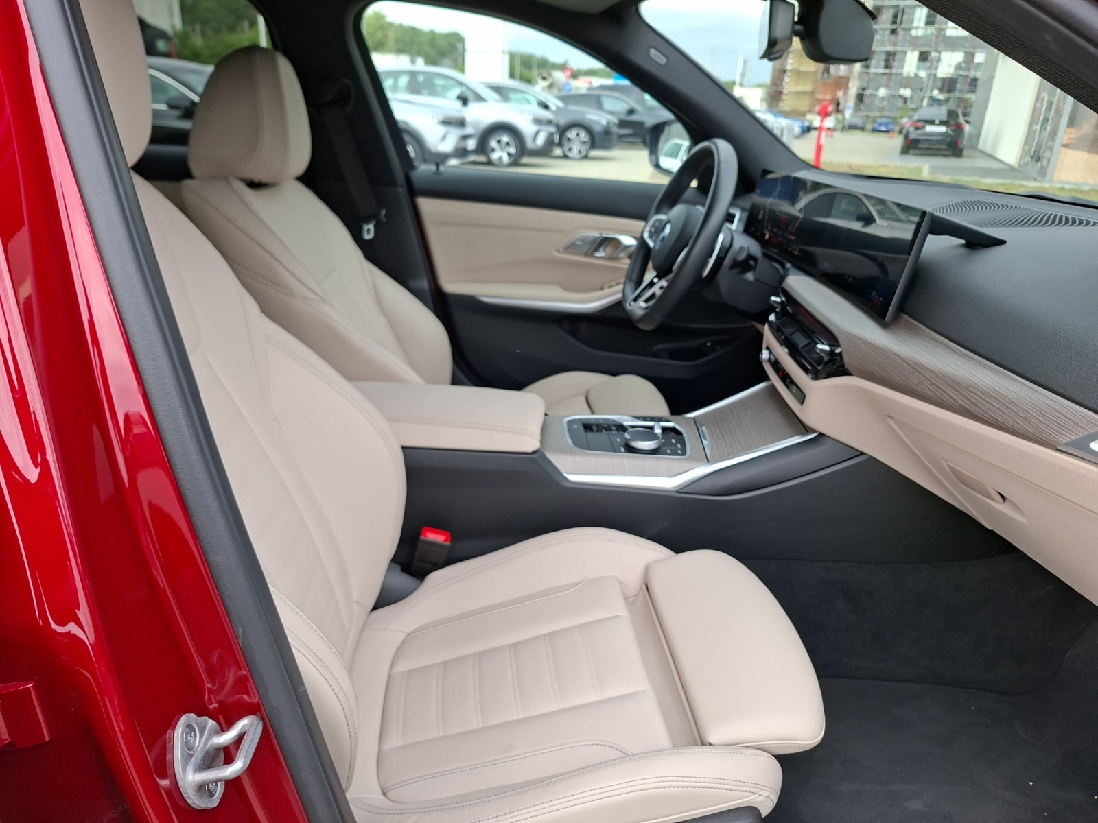 BMW Seria 3, 330E SEDAN, 2025, 15047 km
