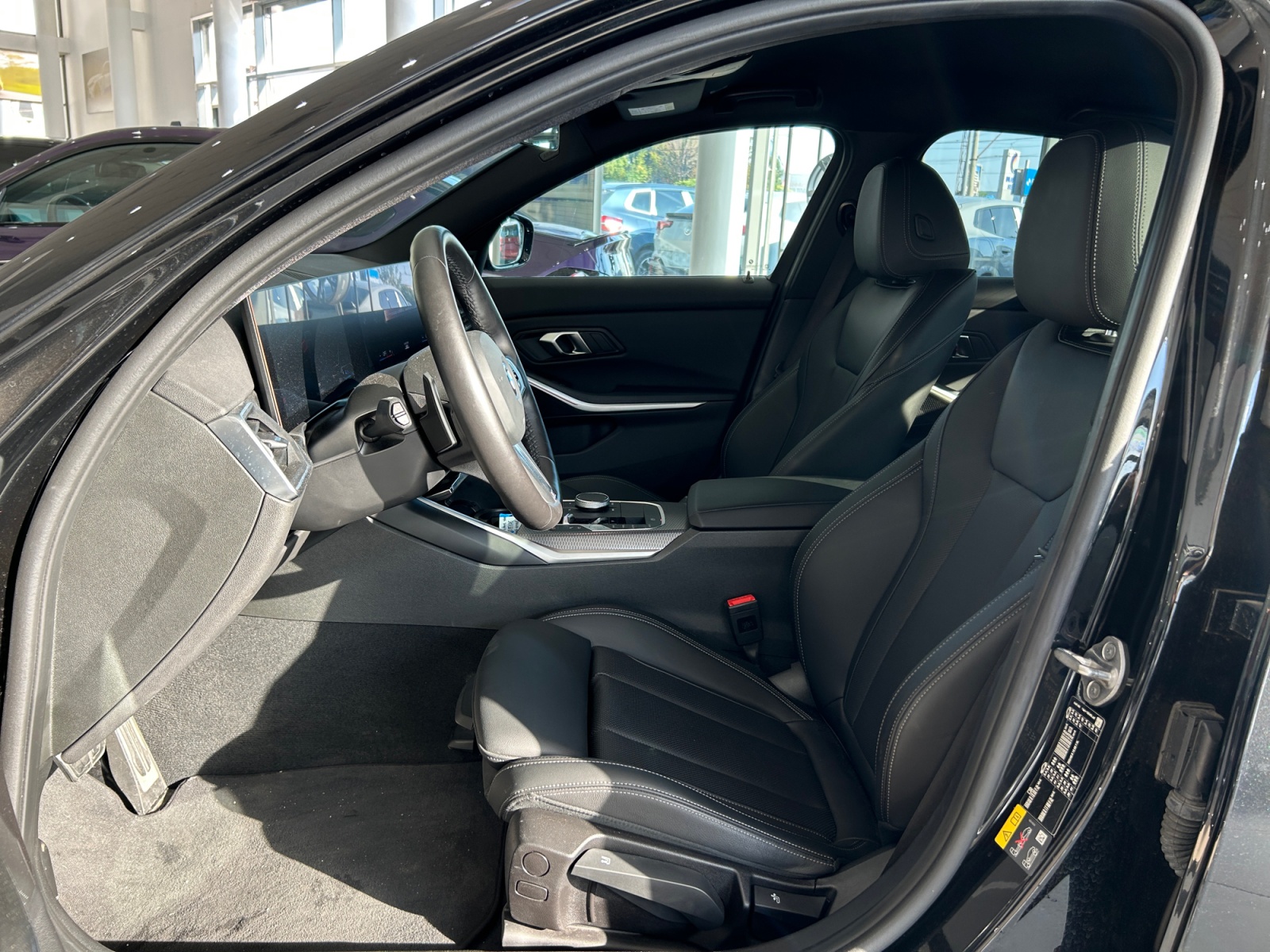 BMW Seria 3, 330E XDRIVE, 2024, 10459 km