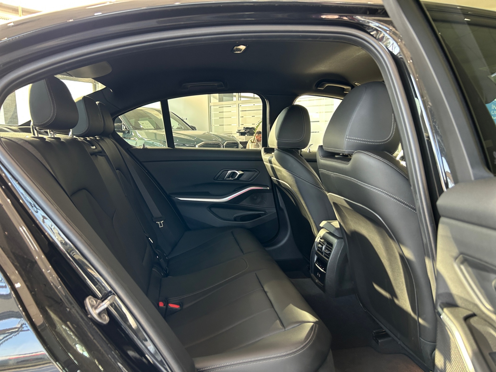BMW Seria 3, 330E XDRIVE, 2024, 10459 km