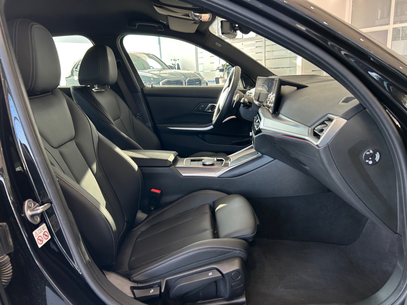 BMW Seria 3, 330E XDRIVE, 2024, 10459 km