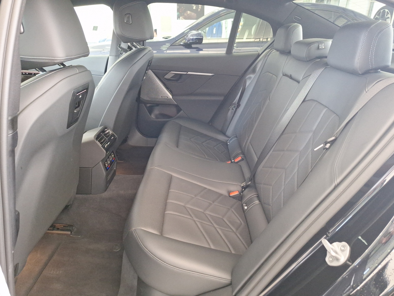 BMW Seria 5, 520D, 2025, 24610 km