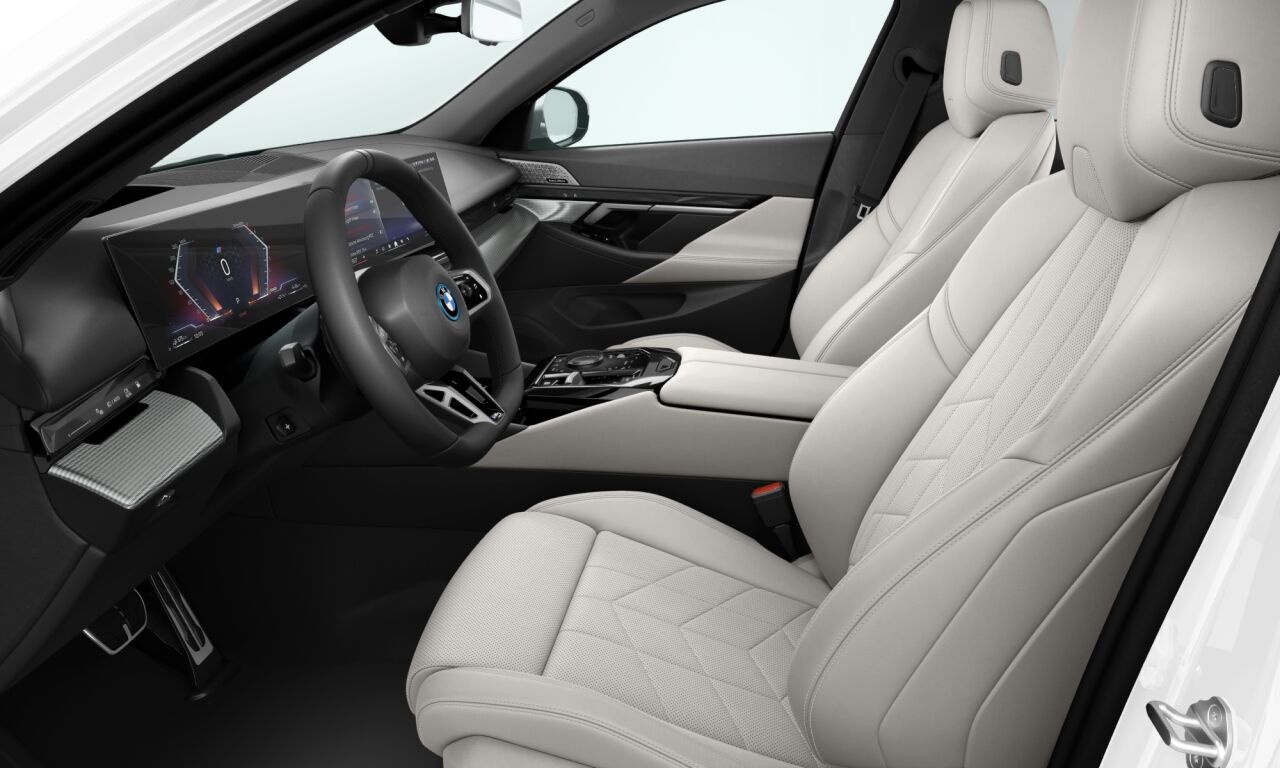 BMW Seria 5, 550E XDRIVE, 2025, 21300 km