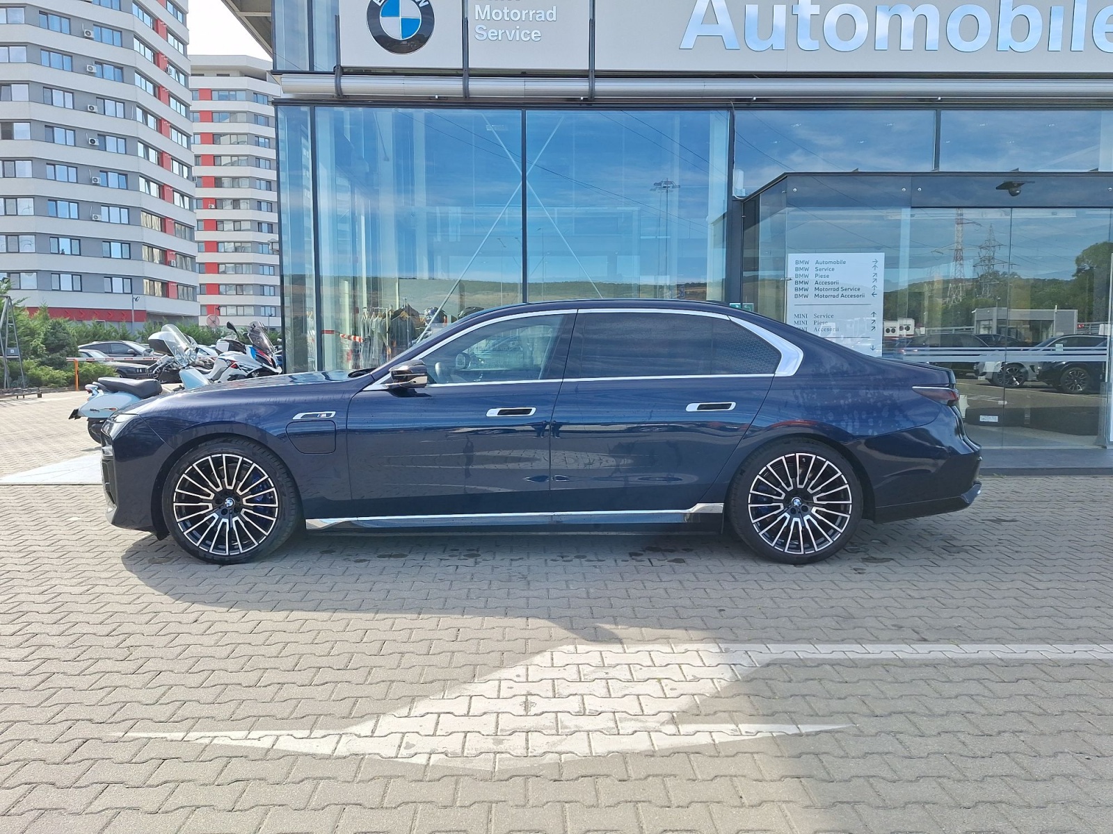 BMW Seria 7, M760E XDRIVE, 2024, 17700 km
