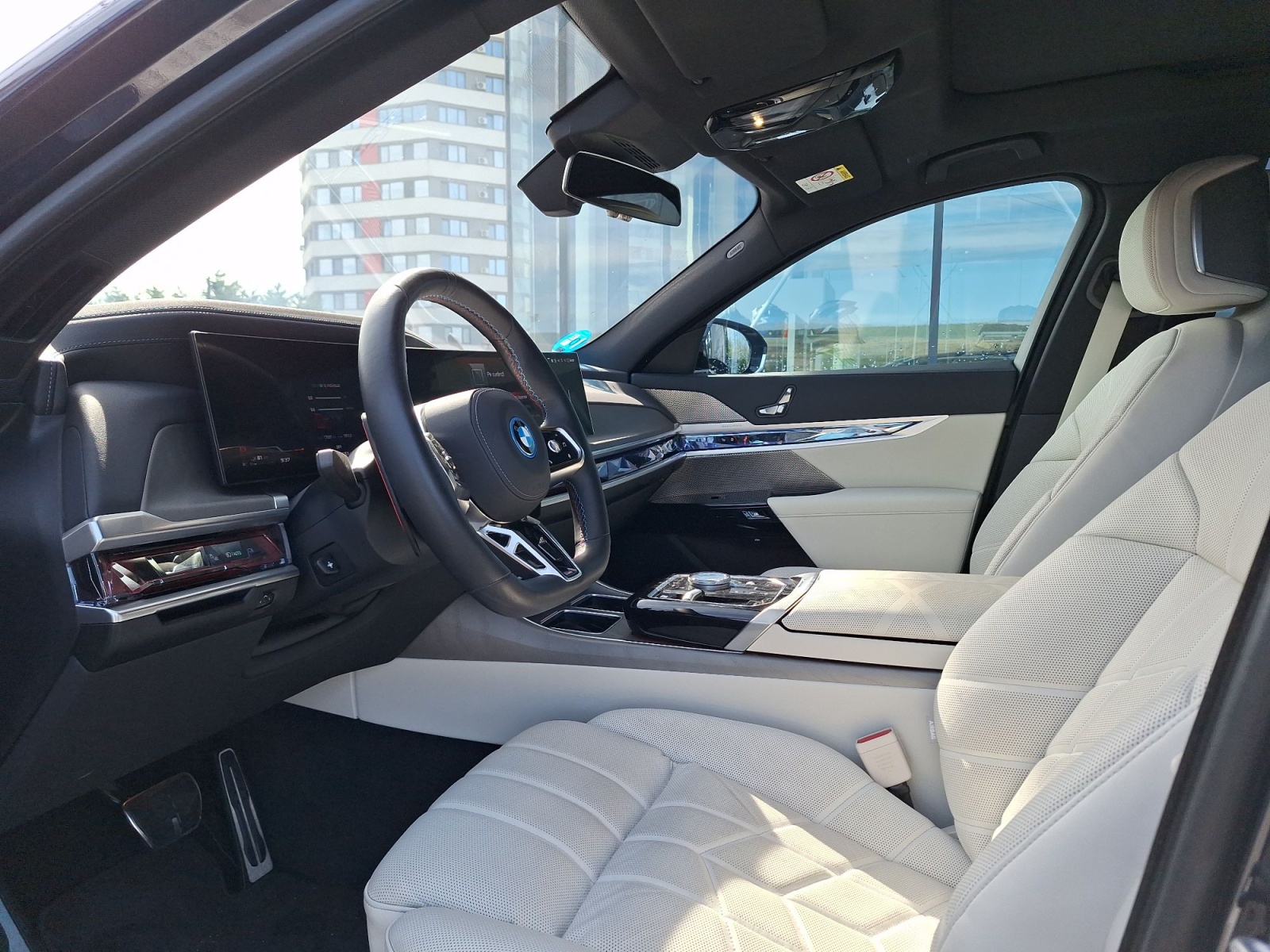 BMW Seria 7, M760E XDRIVE, 2024, 17700 km