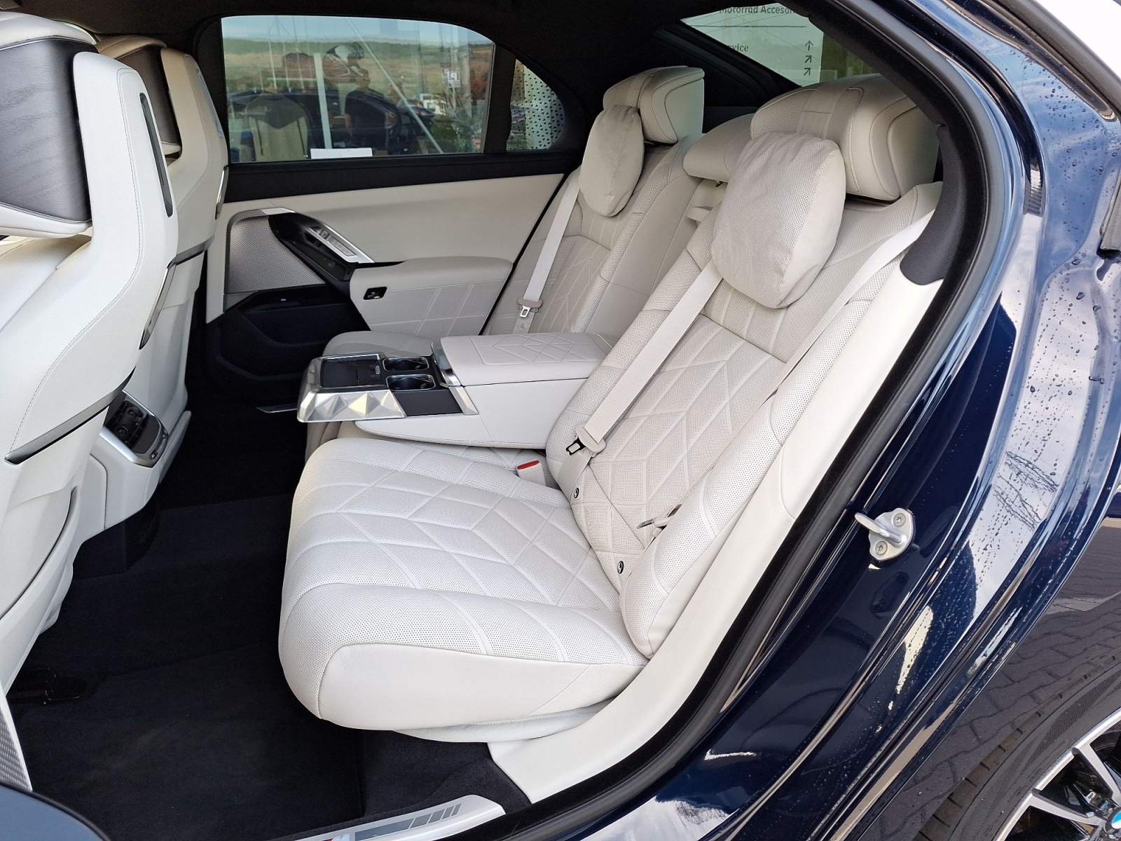 BMW Seria 7, M760E XDRIVE, 2024, 17700 km
