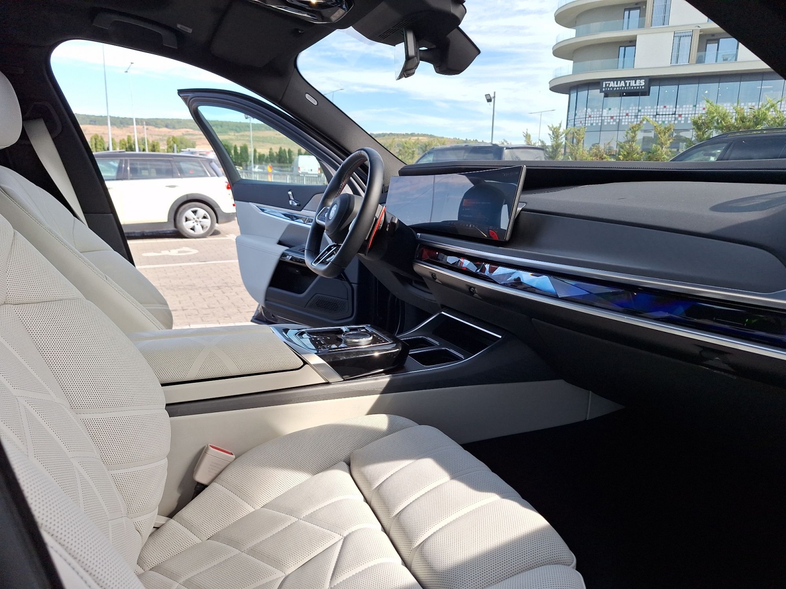 BMW Seria 7, M760E XDRIVE, 2024, 17700 km