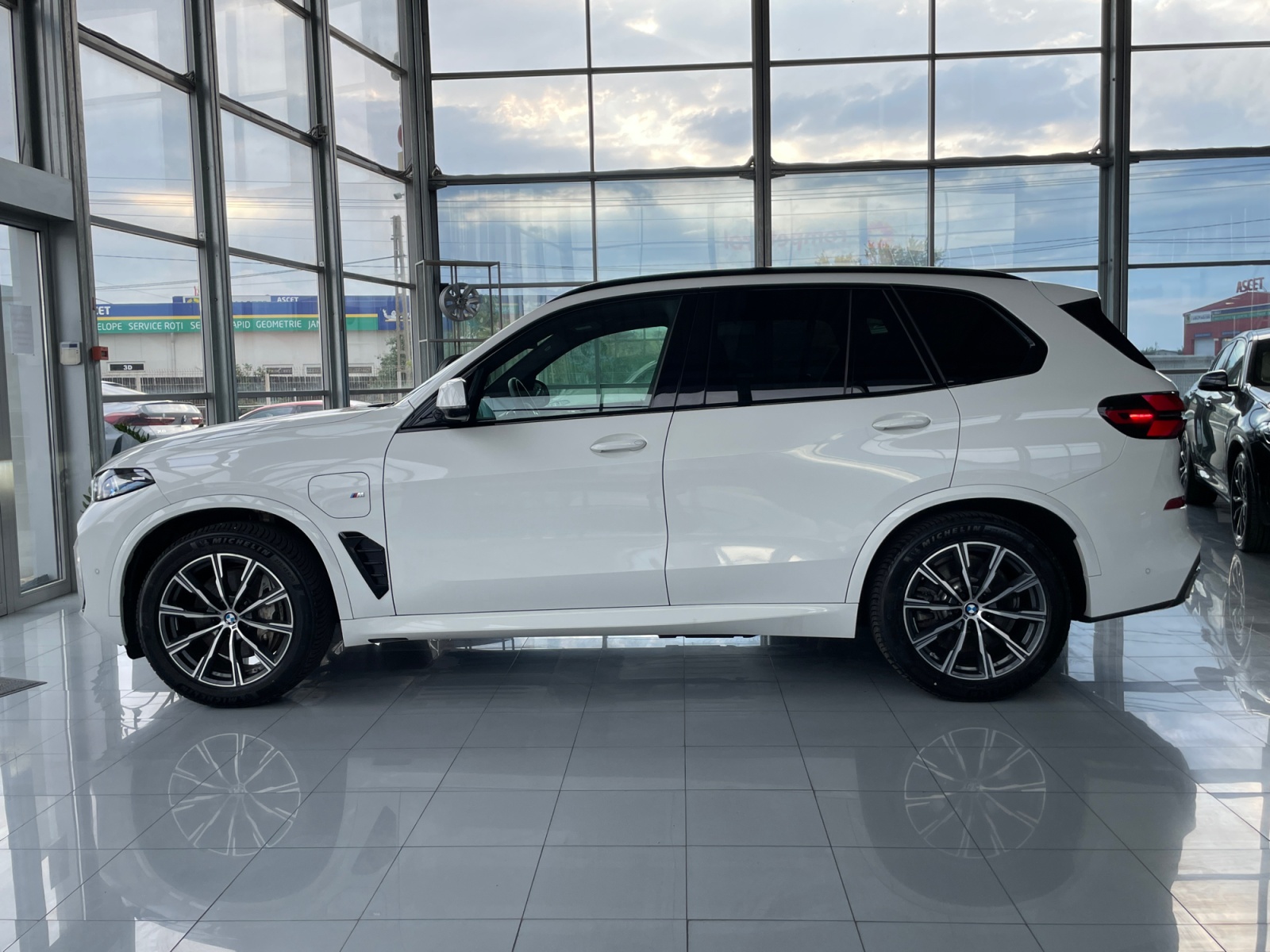 BMW X5, X5 XDRIVE50E, 2025, 20700 km