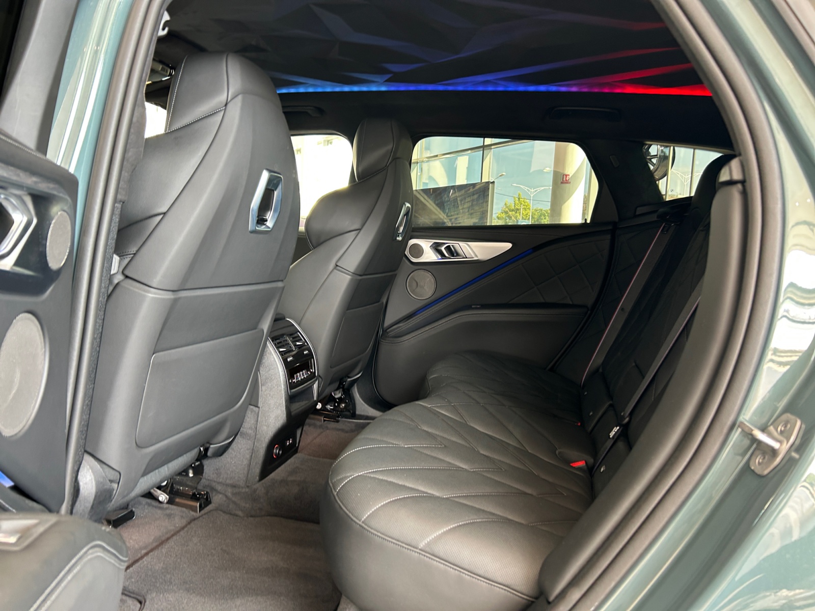 BMW XM, XM 50E, 2025, 27696 km