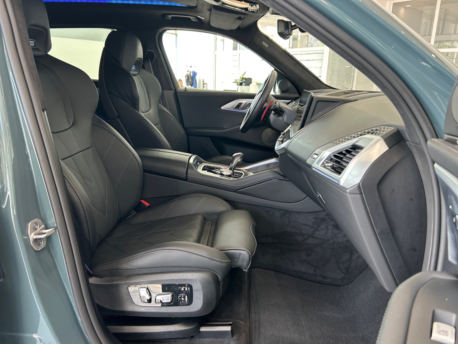 BMW XM, XM 50E, 2025, 27696 km