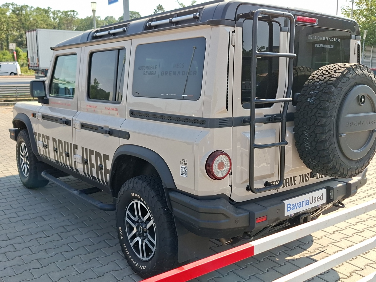 STATION WAGON FIELDMASTER EDITION (5 LOCURI)