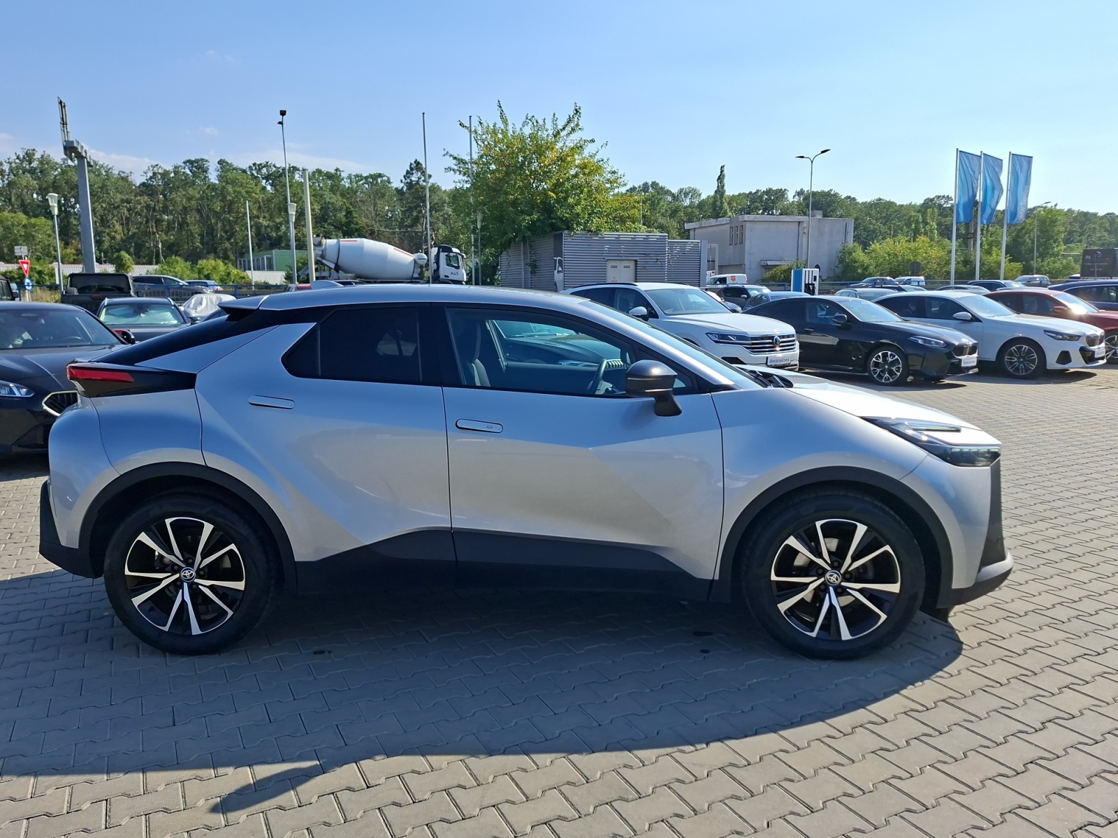 1.8 HYBRID FWD DYNAMIC CVT