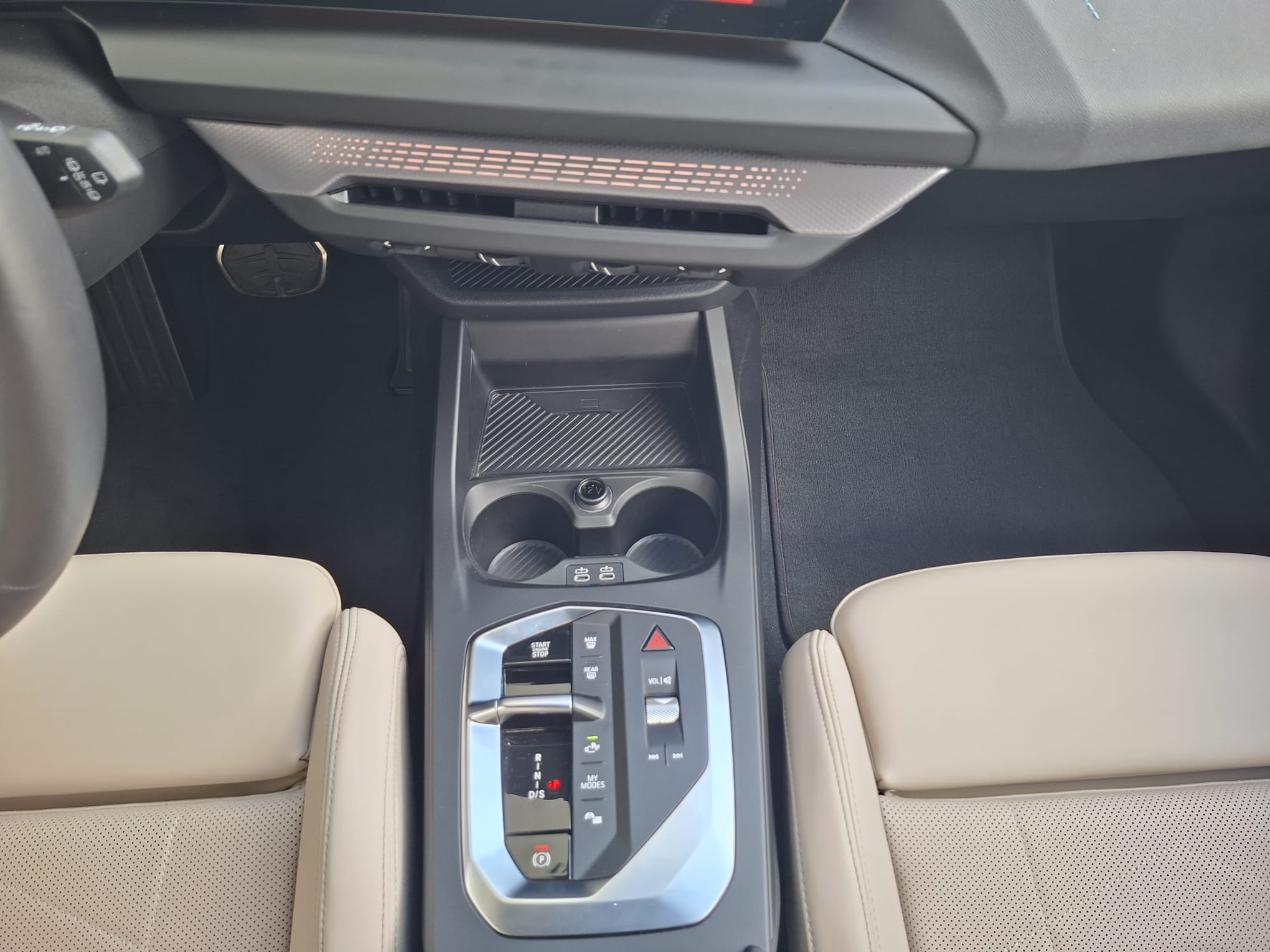BMW Seria 1, 120 HATCH 5 USI, 2026, 9142 km