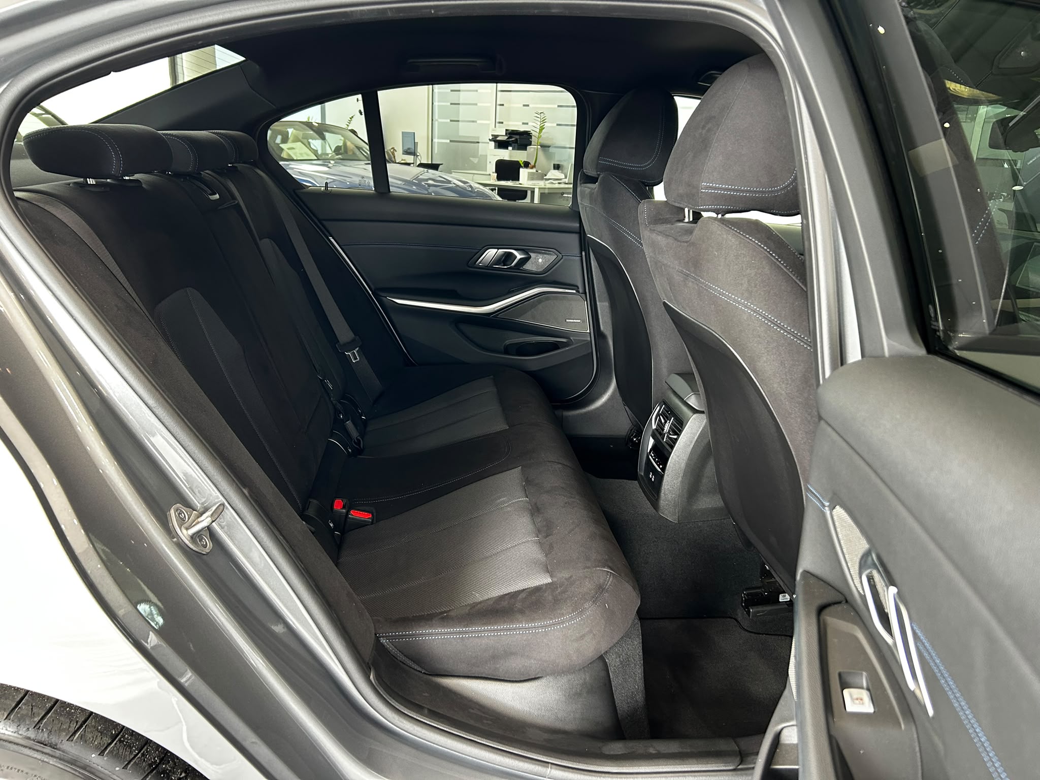 BMW Seria 3, 318D, 2026, 8828 km