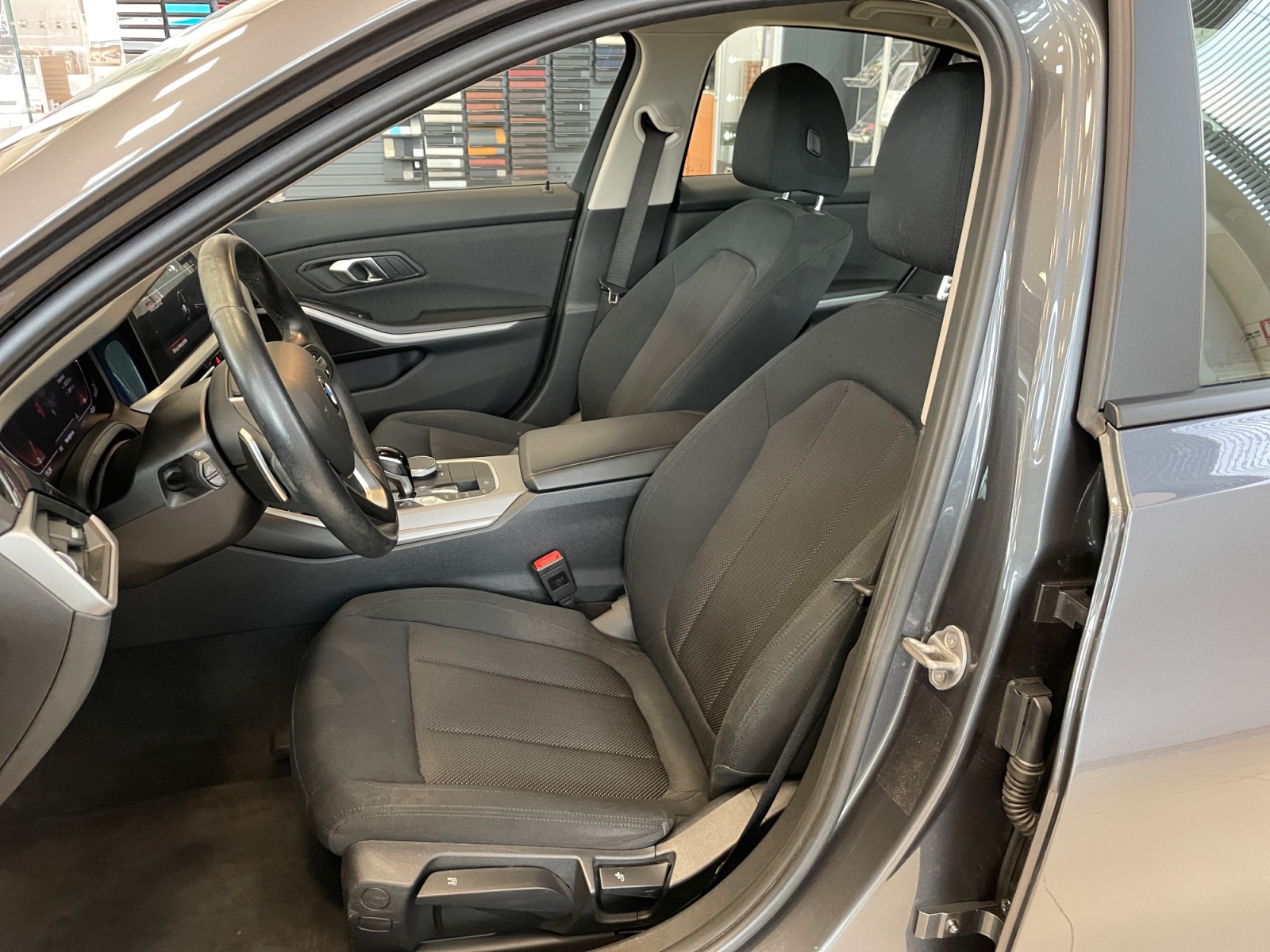 BMW Seria 3, 318I, 2022, 24323 km