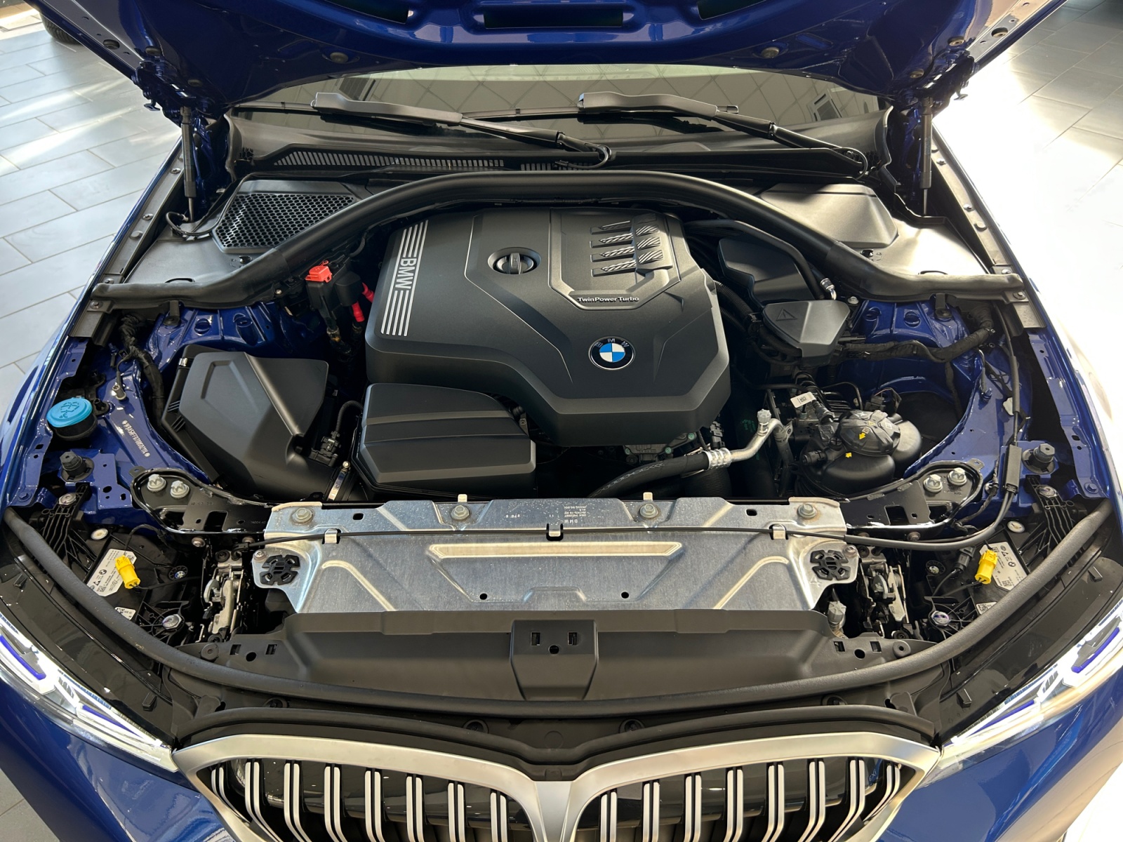 BMW Seria 3, 320I, 2025, 12884 km