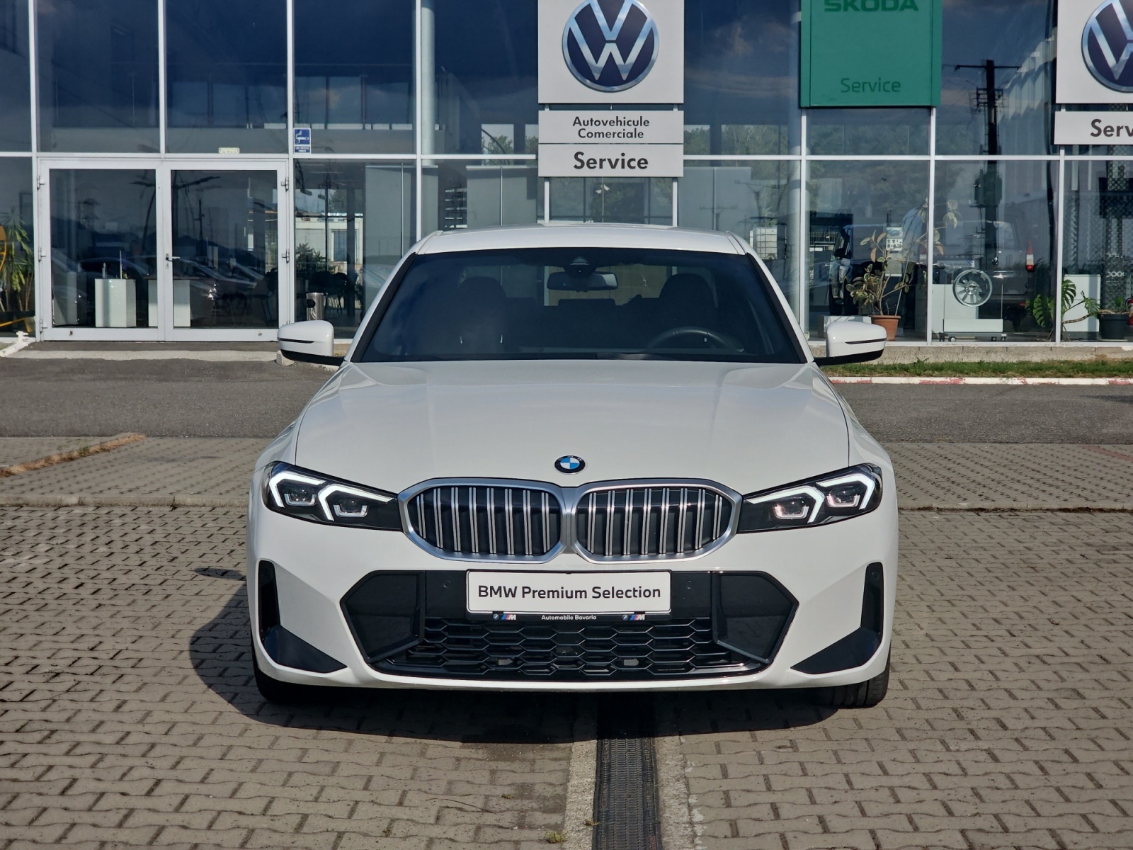 BMW Seria 3, 320I, 2025, 8990 km