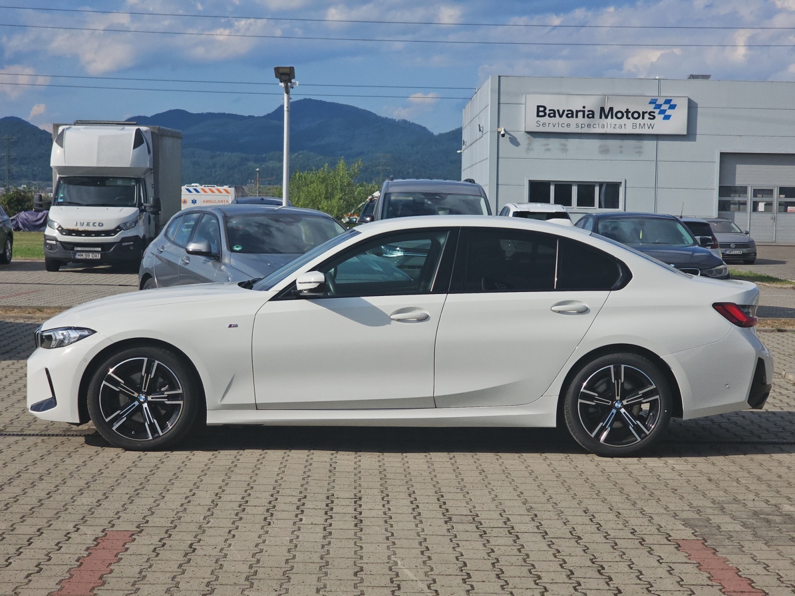 BMW Seria 3, 320I, 2025, 8990 km