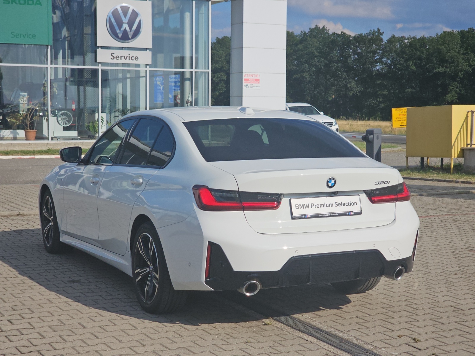 BMW Seria 3, 320I, 2025, 8990 km