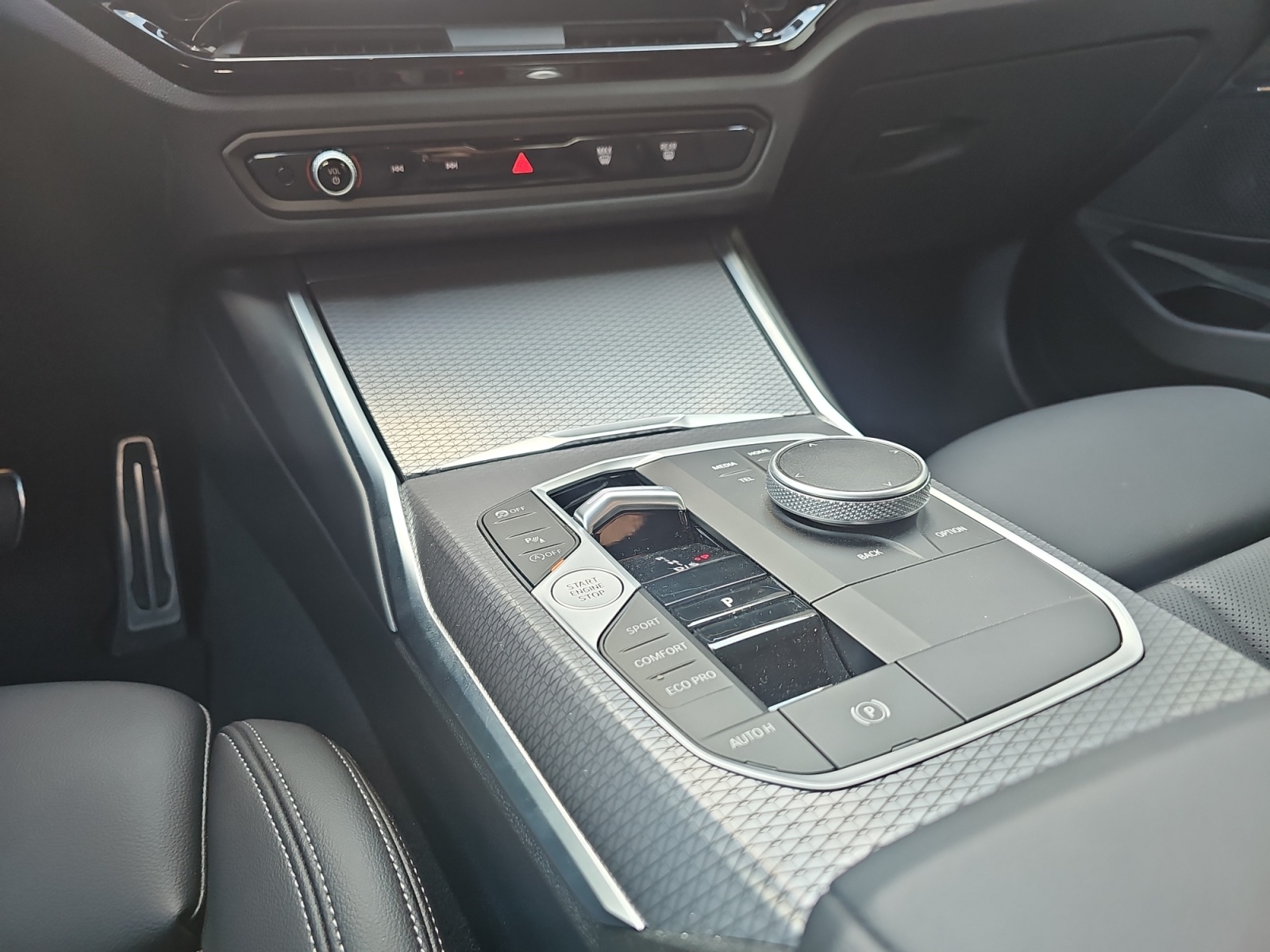 BMW Seria 3, 320I, 2025, 8990 km
