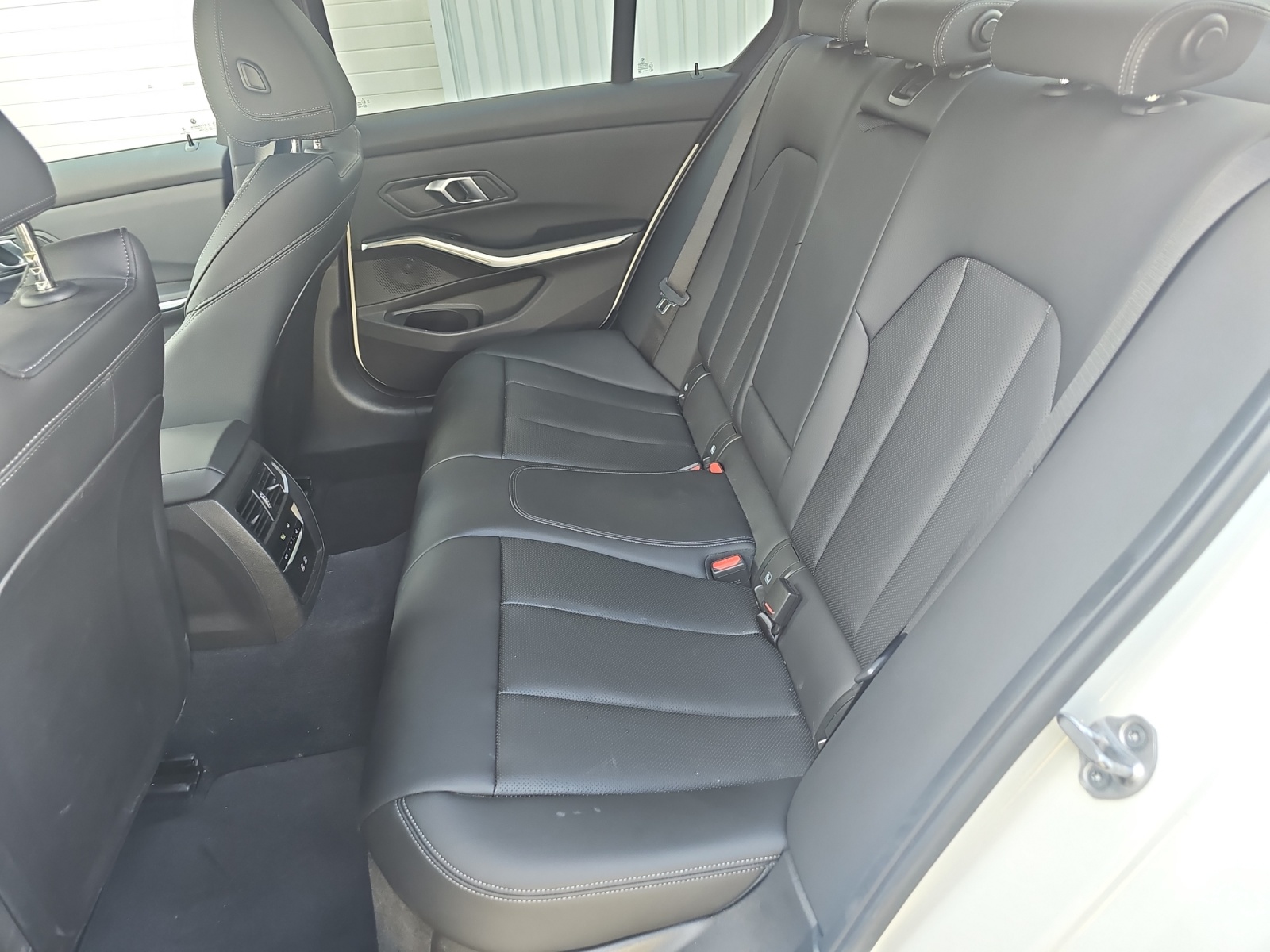 BMW Seria 3, 320I, 2025, 8990 km