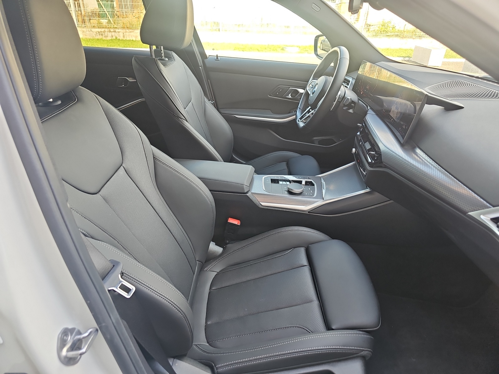 BMW Seria 3, 320I, 2025, 8990 km
