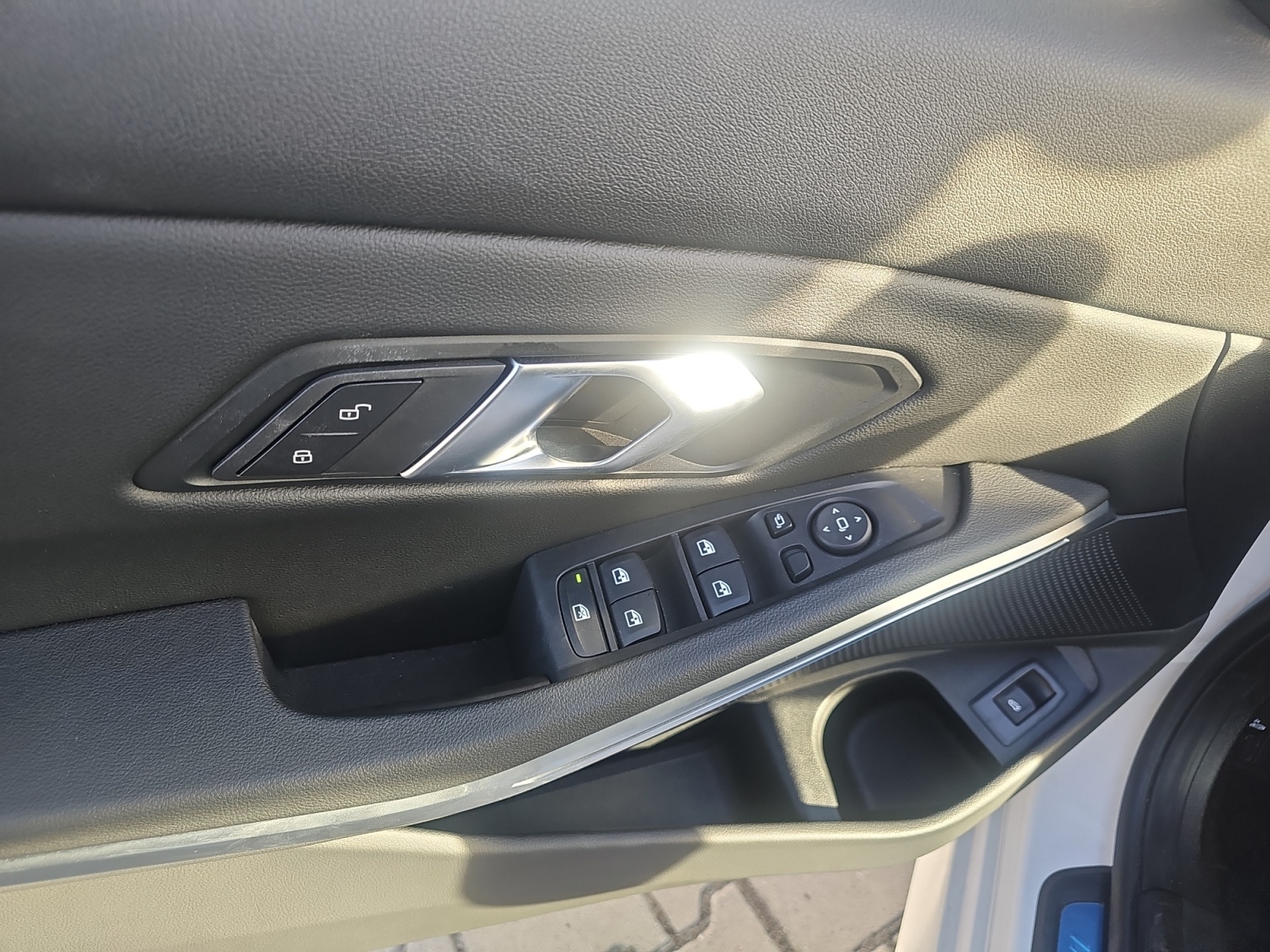 BMW Seria 3, 320I, 2025, 8990 km