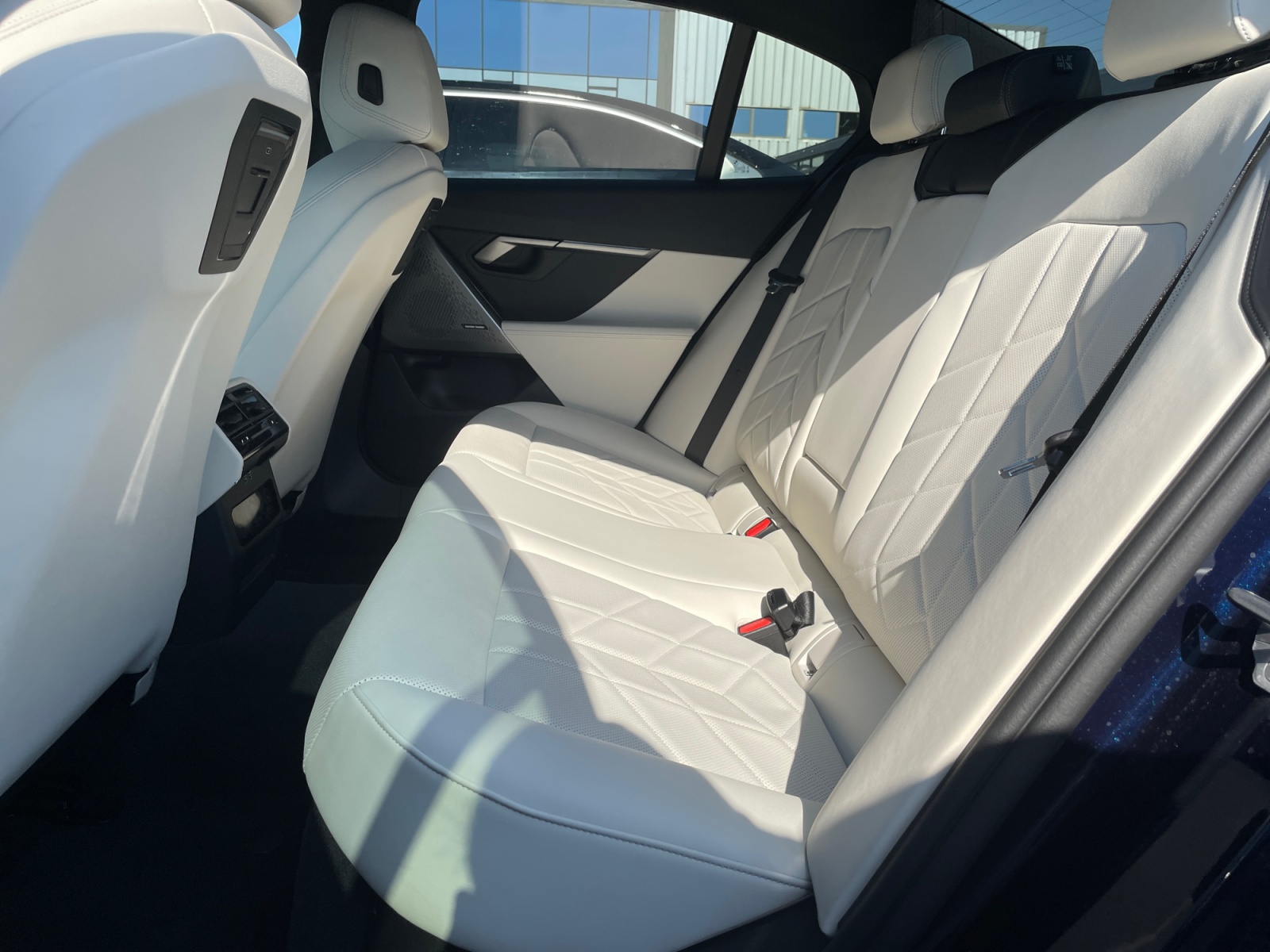 BMW Seria 5, 550E XDRIVE, 2025, 32700 km