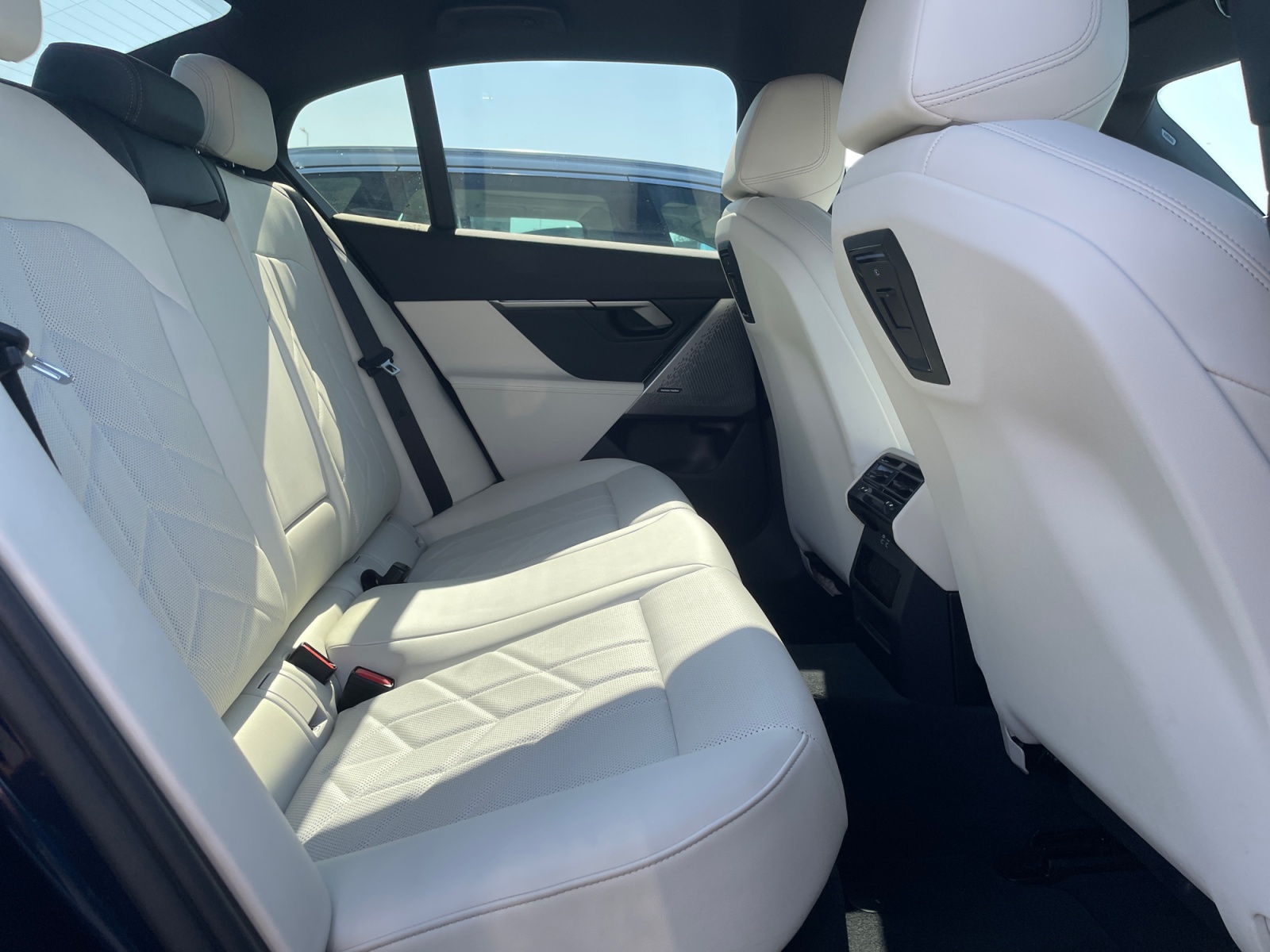 BMW Seria 5, 550E XDRIVE, 2025, 32700 km