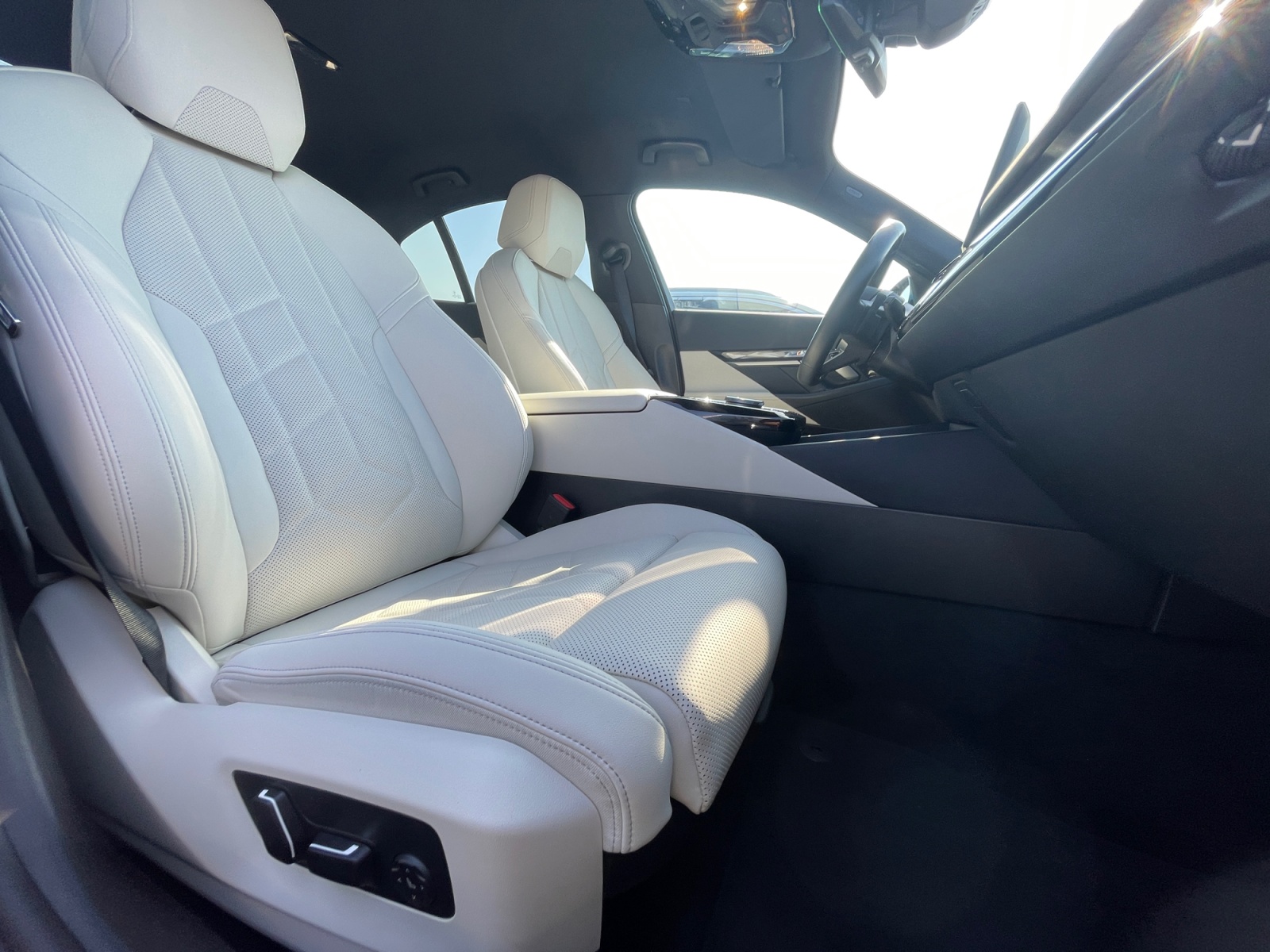 BMW Seria 5, 550E XDRIVE, 2025, 32700 km
