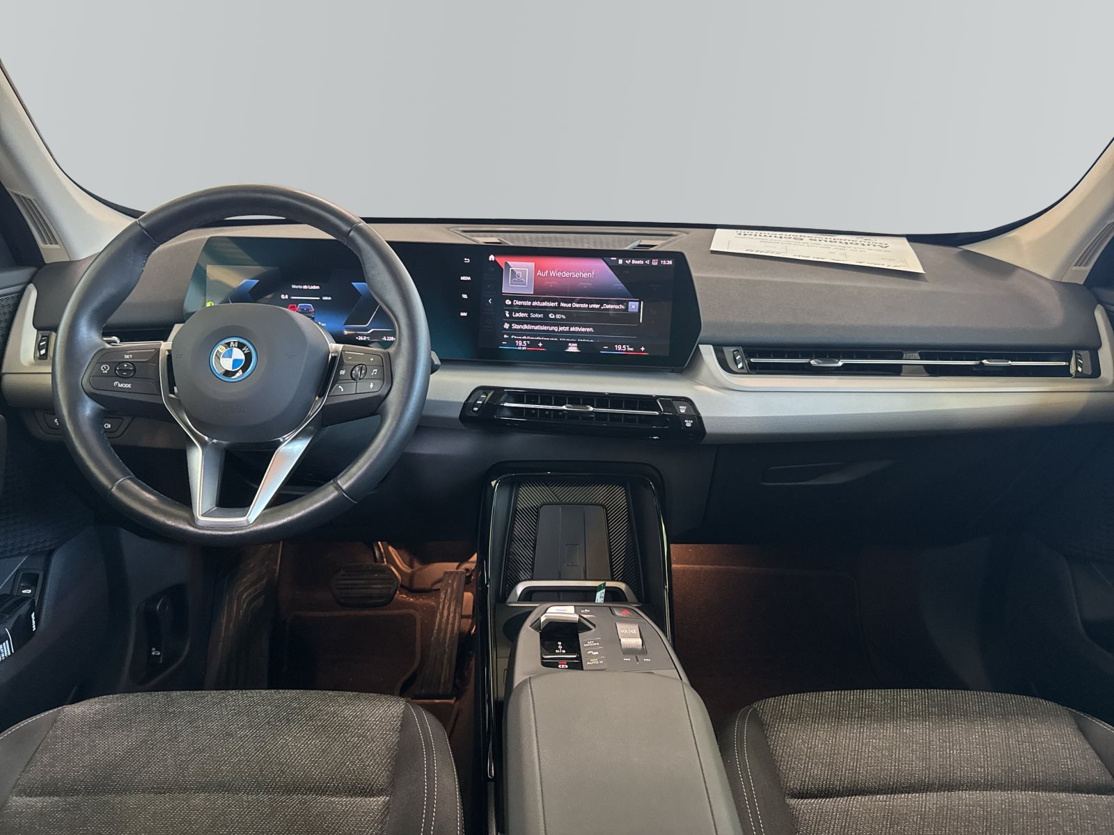 BMW iX1 2023 — imagine 12