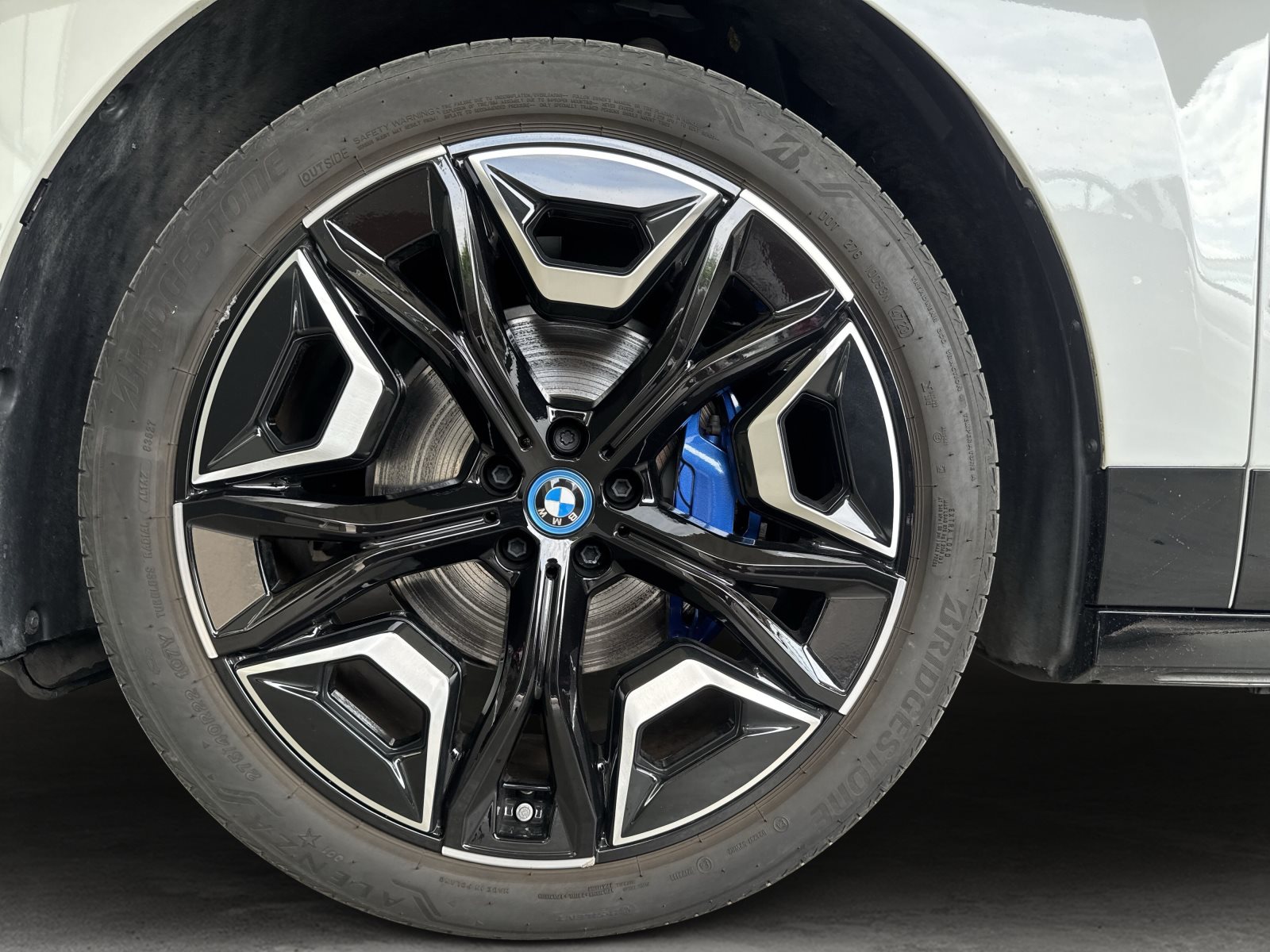 BMW iX 2023 — imagine 17